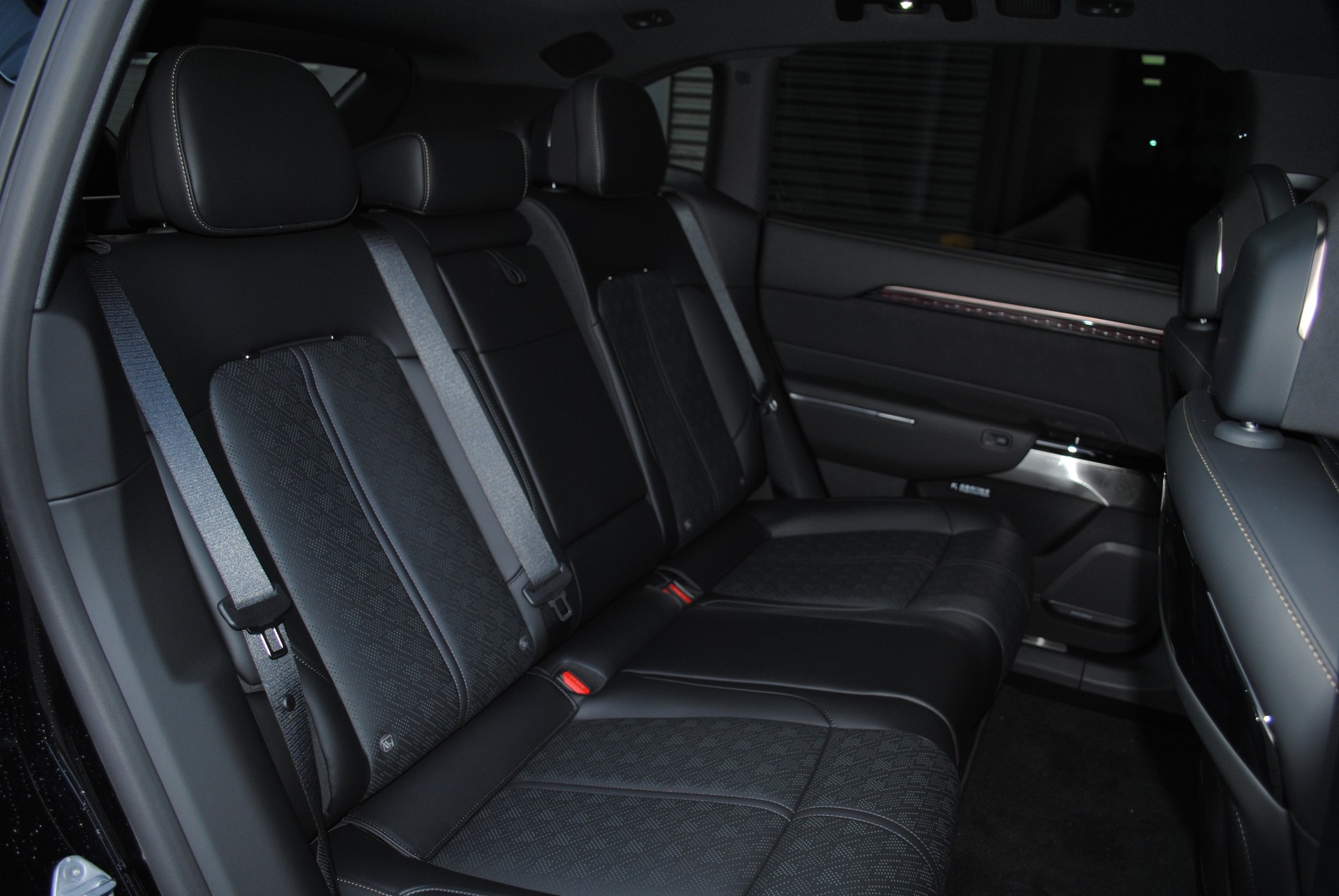 ZEEKR 7X 100kWh Privilege AWD inkl. Comfort und Cockpit Paket-image-19