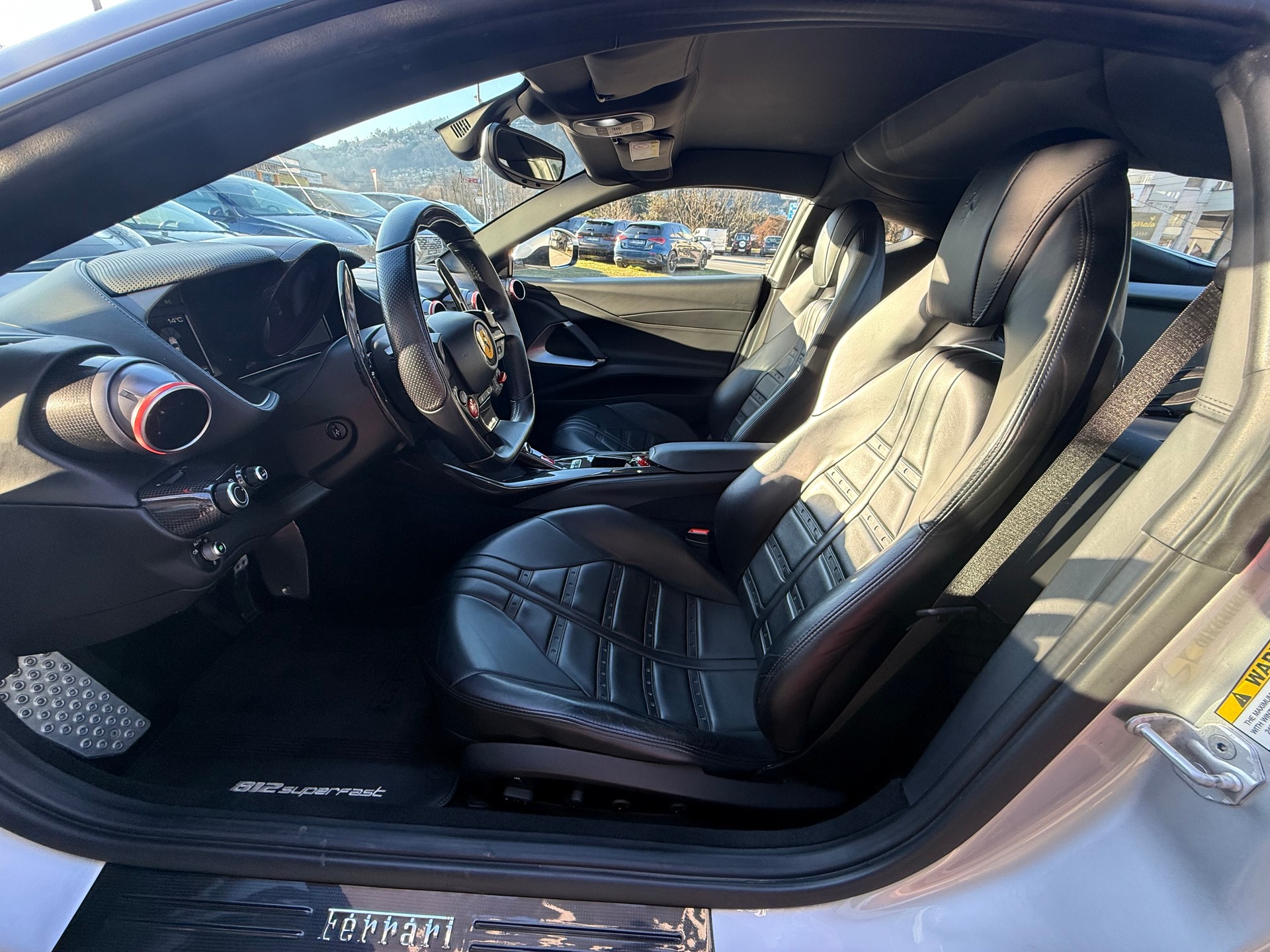 FERRARI 812 Superfast-image-8