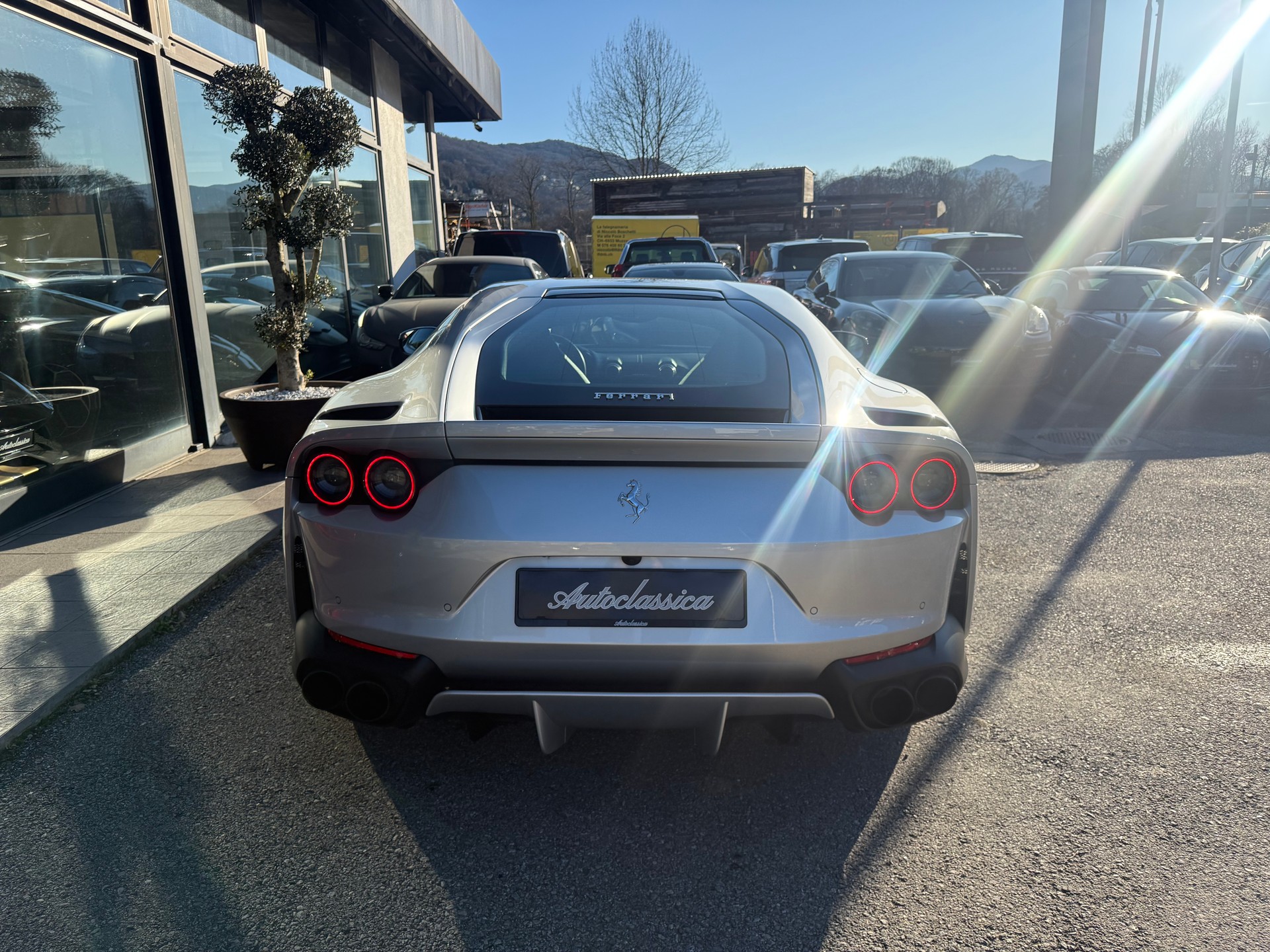 FERRARI 812 Superfast-image-2