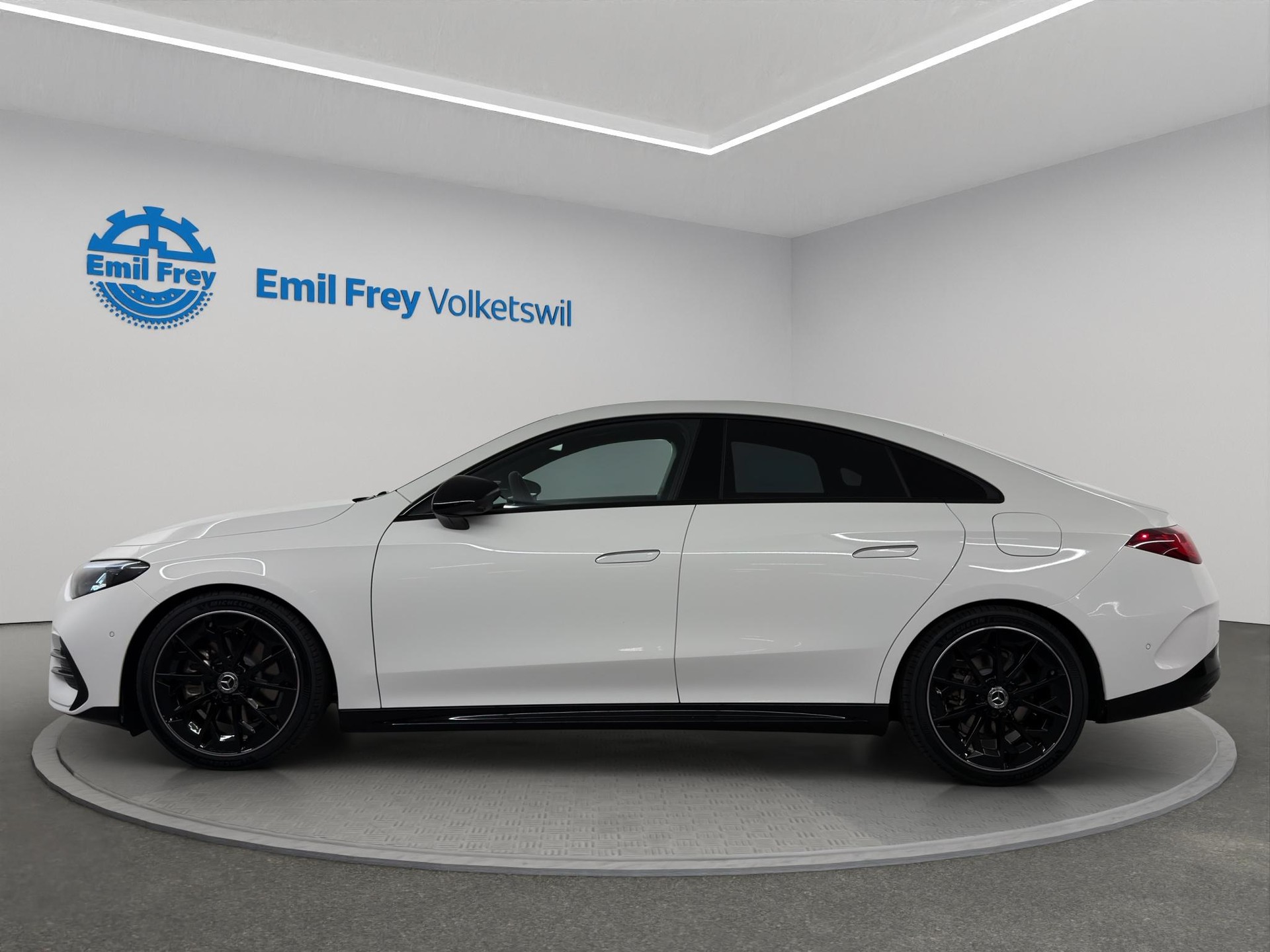 MERCEDES-BENZ CLA 220 AMG Line 4matic-image-1