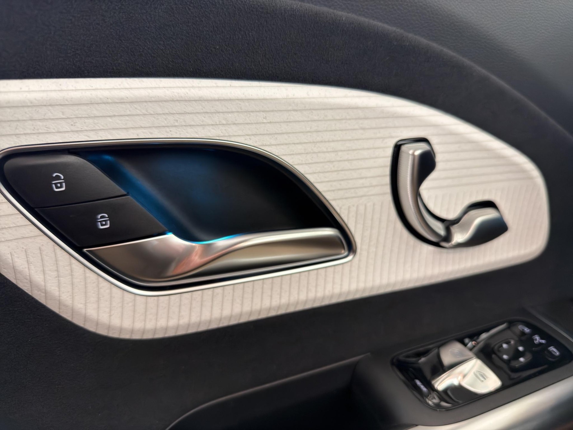 MERCEDES-BENZ CLA 220 AMG Line 4matic-image-10