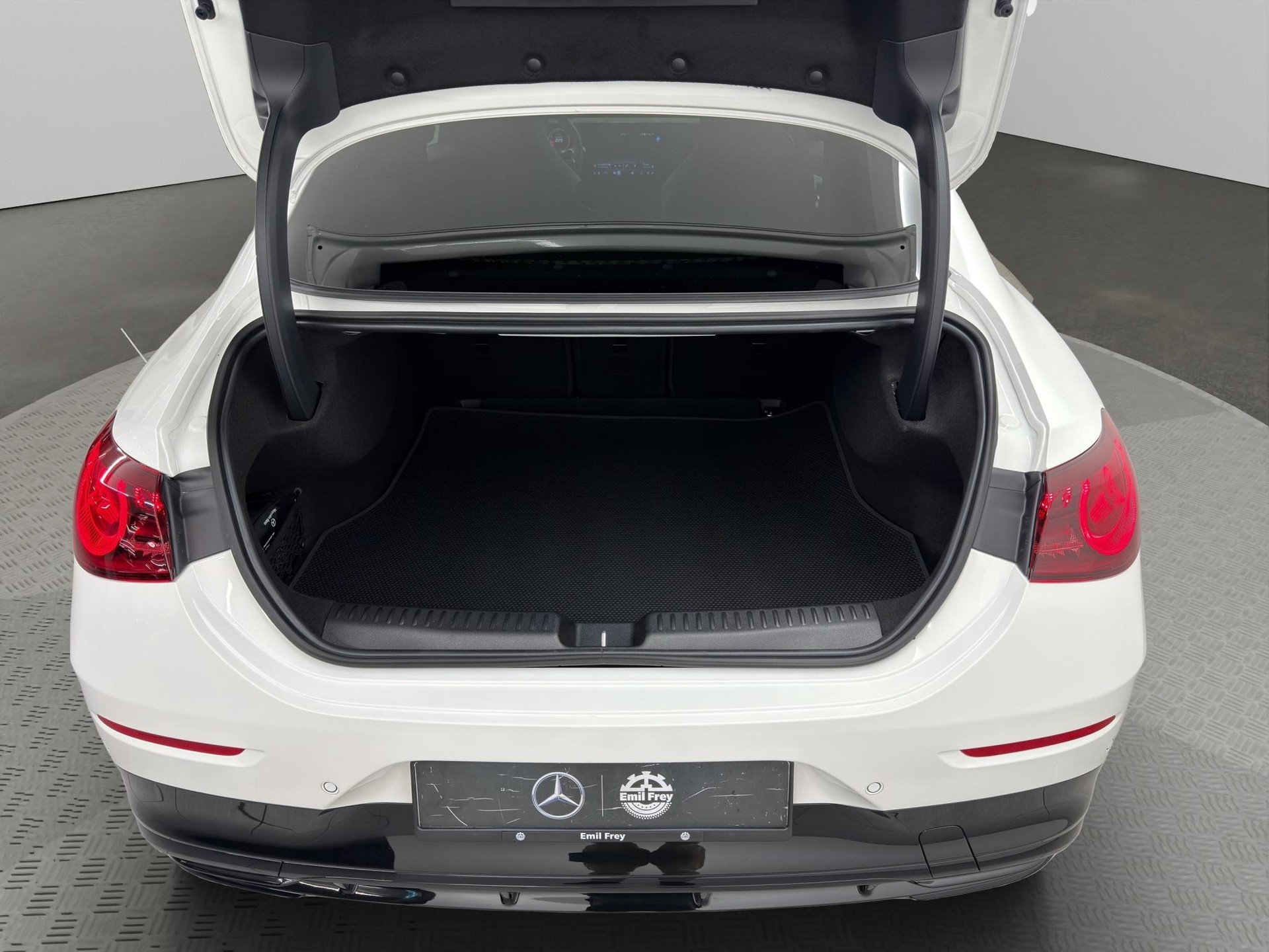 MERCEDES-BENZ CLA 220 AMG Line 4matic-image-4