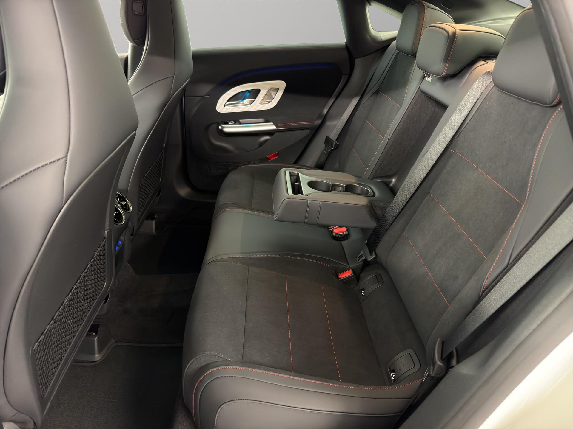 MERCEDES-BENZ CLA 220 AMG Line 4matic-image-7