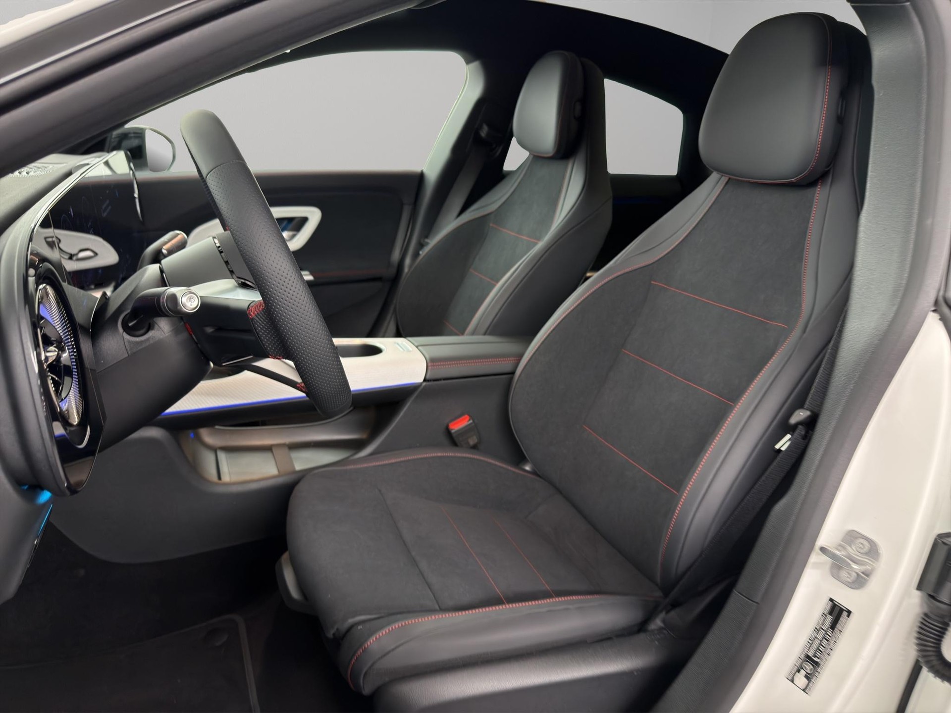 MERCEDES-BENZ CLA 220 AMG Line 4matic-image-6