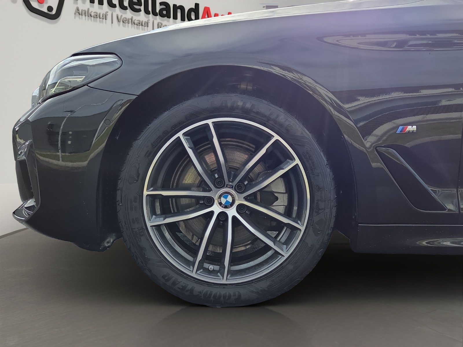BMW 520d xDrive 48V Touring Pure M Sport Edition-image-5