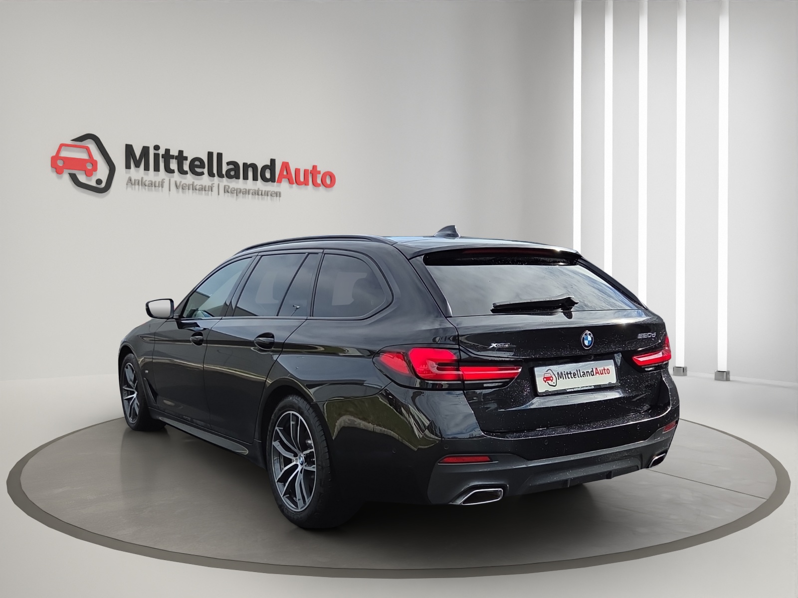 BMW 520d xDrive 48V Touring Pure M Sport Edition-image-13