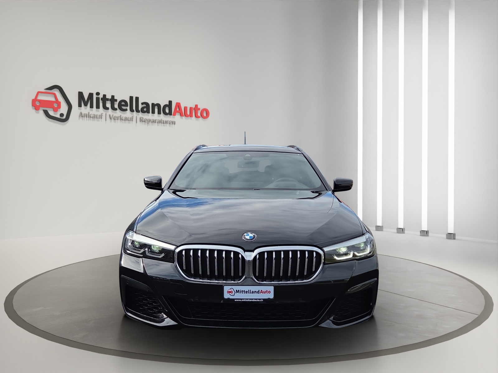 BMW 520d xDrive 48V Touring Pure M Sport Edition-image-1