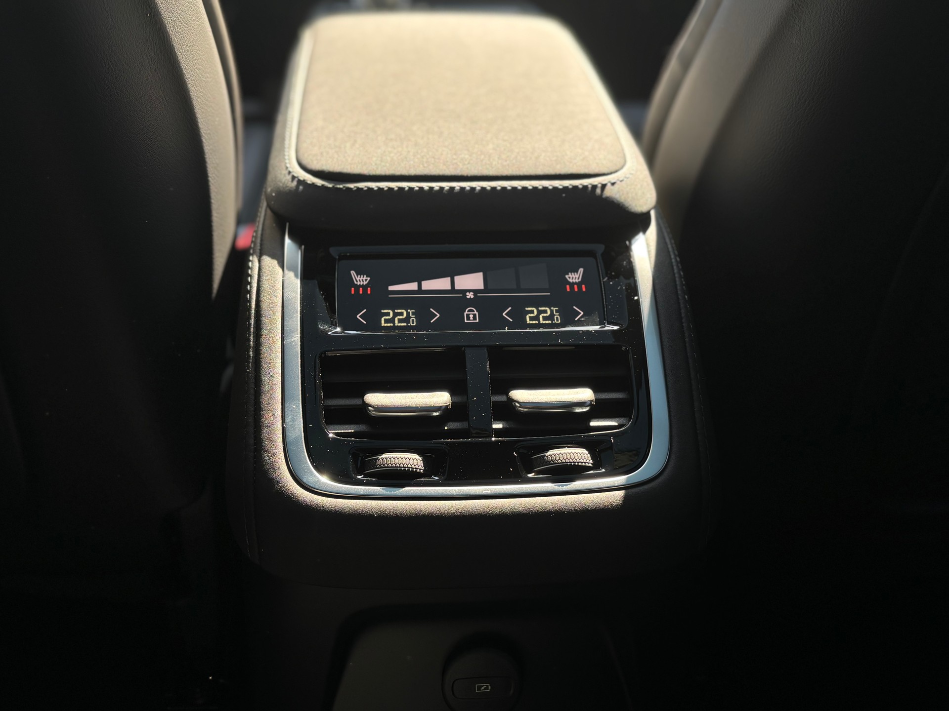 VOLVO XC90 2.0 T8 TE XCLUSIVE Edition Dark eAWD-image-12