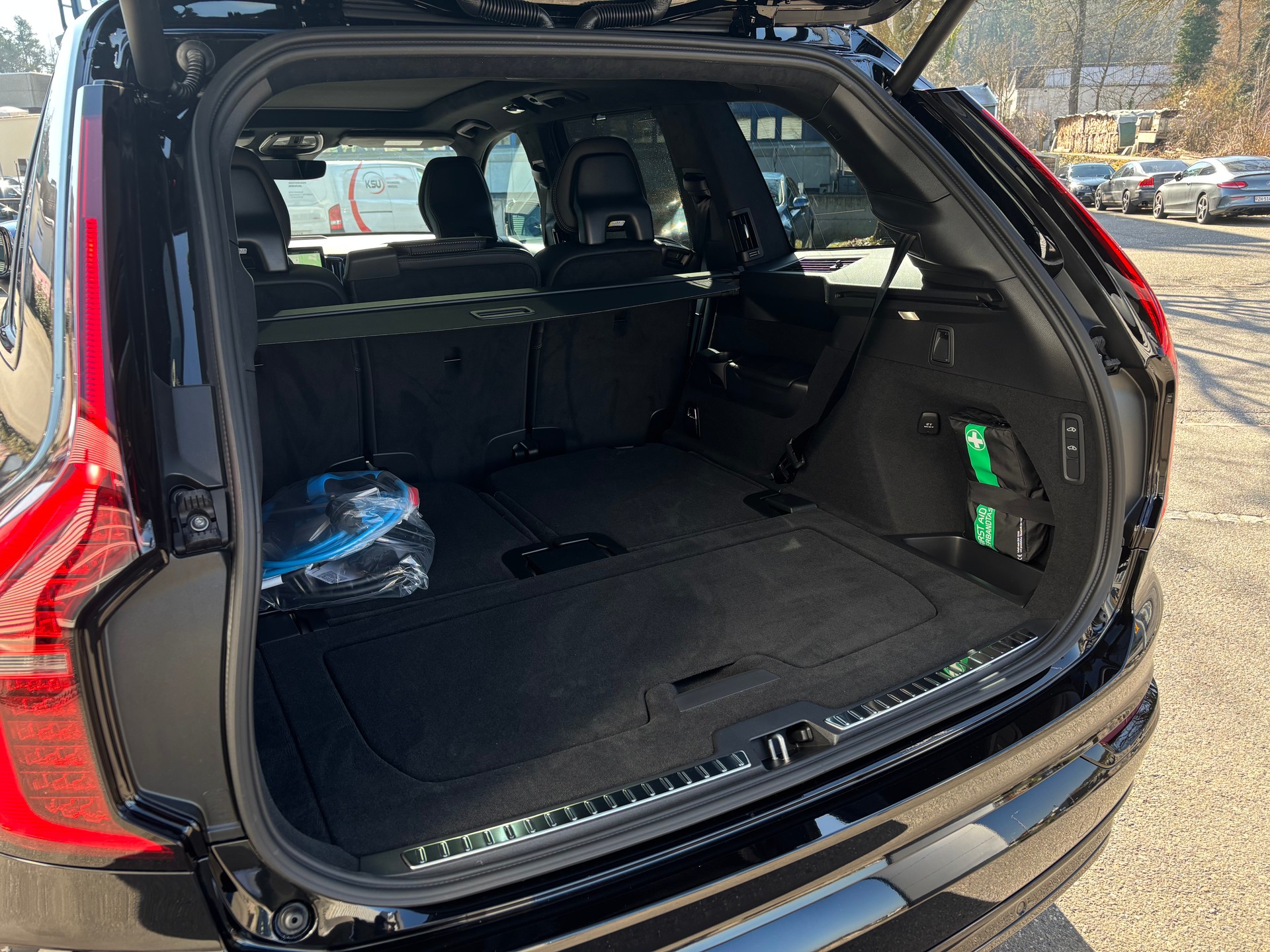 VOLVO XC90 2.0 T8 TE XCLUSIVE Edition Dark eAWD-image-9