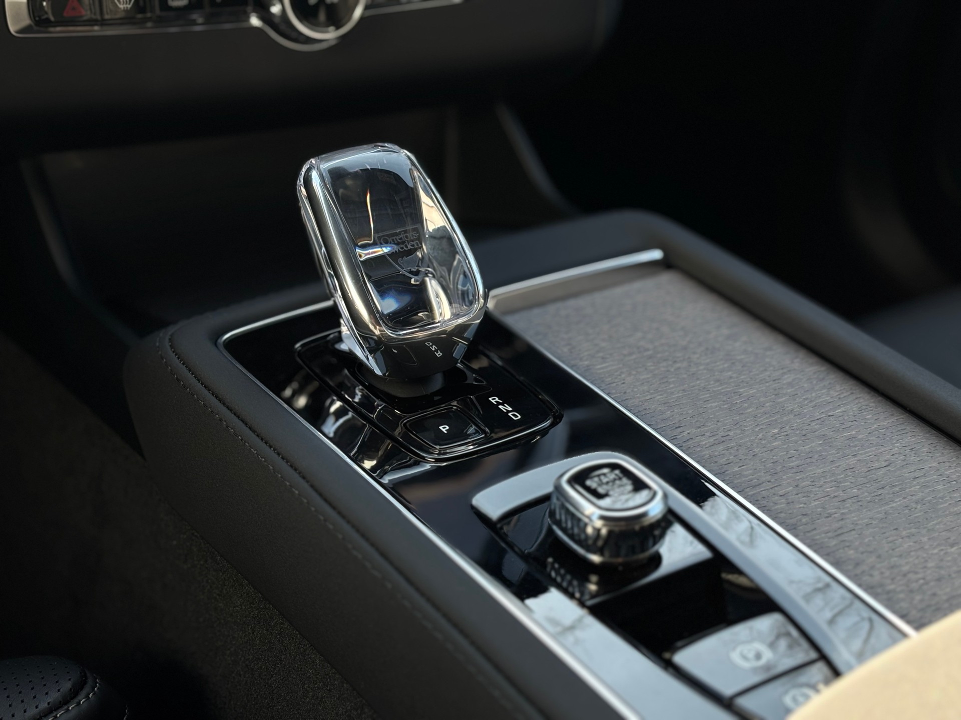 VOLVO XC90 2.0 T8 TE XCLUSIVE Edition Dark eAWD-image-15