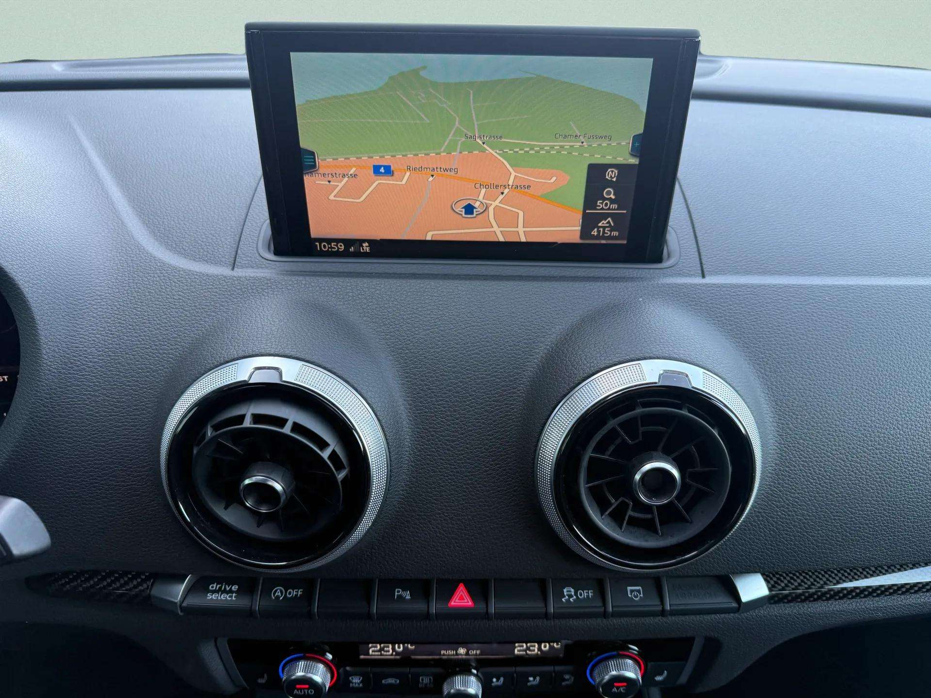 AUDI RS3 Sportback 2.5 TSI quattro S-tronic-image-13