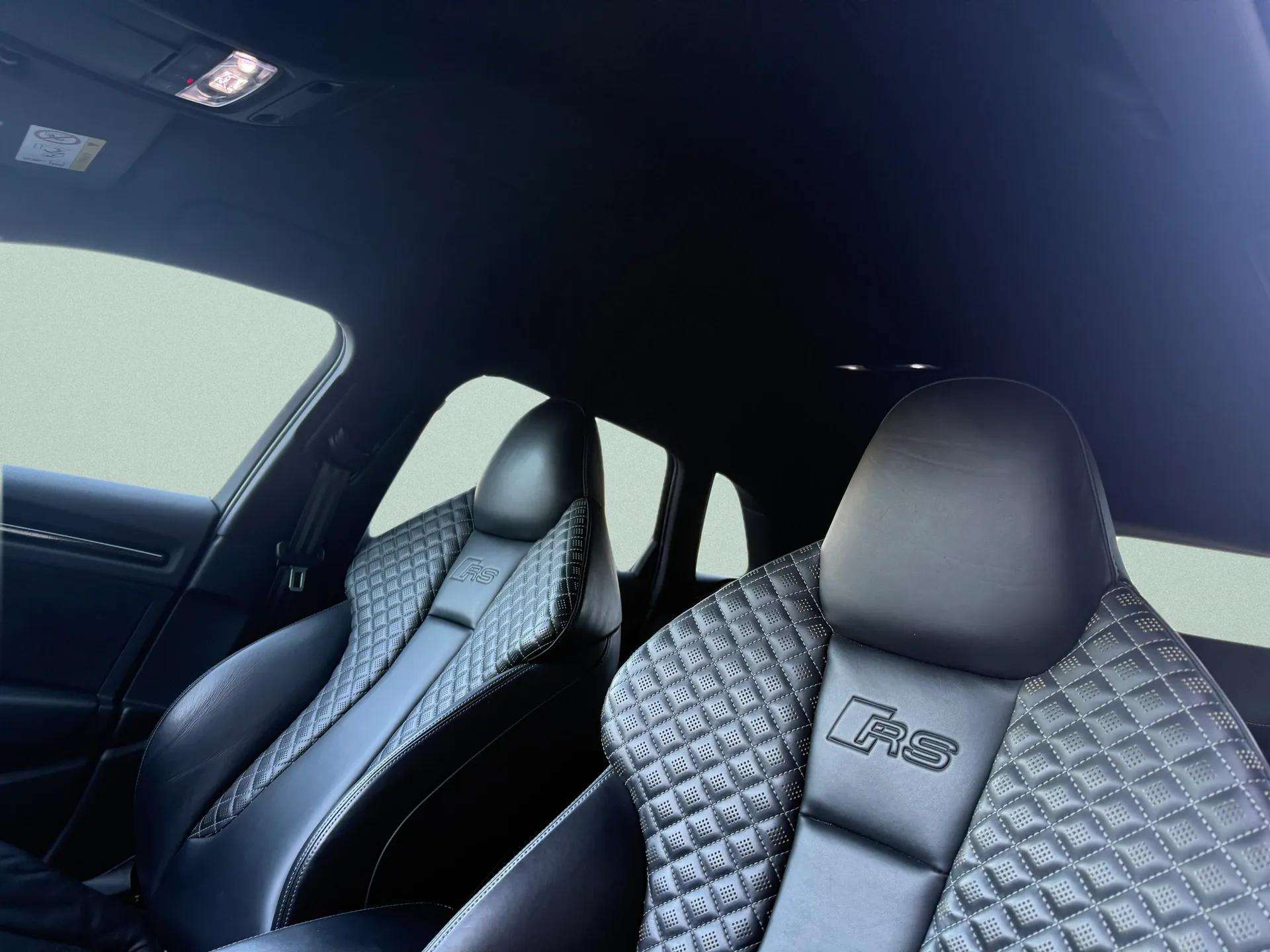 AUDI RS3 Sportback 2.5 TSI quattro S-tronic-image-11