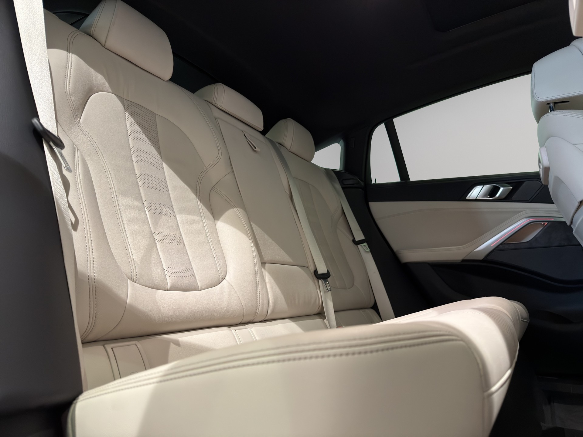 BMW X6 xDrive 48V 40d Steptronic M Sport-image-14