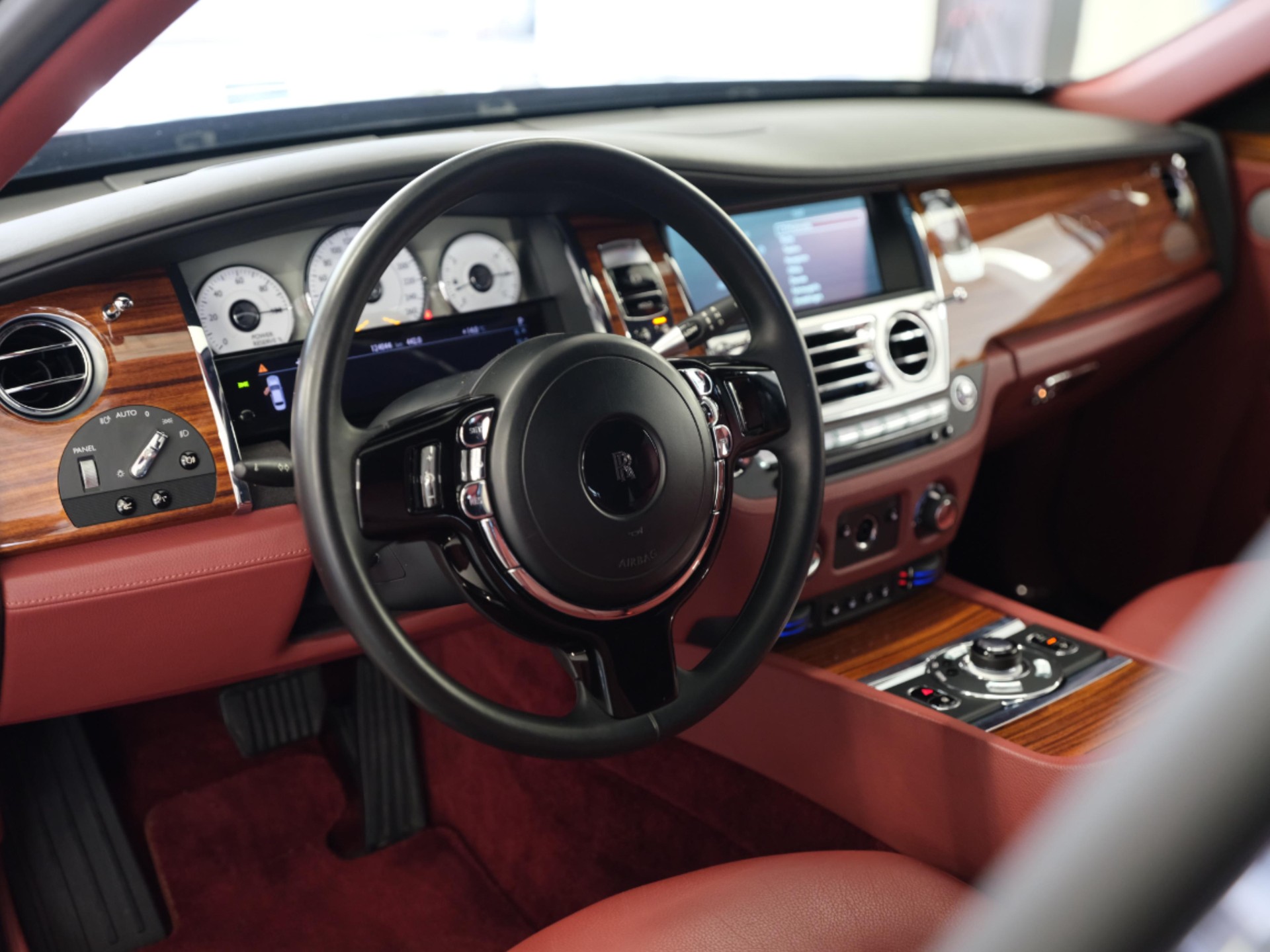 ROLLS-ROYCE Ghost 6.6 V12-image-19
