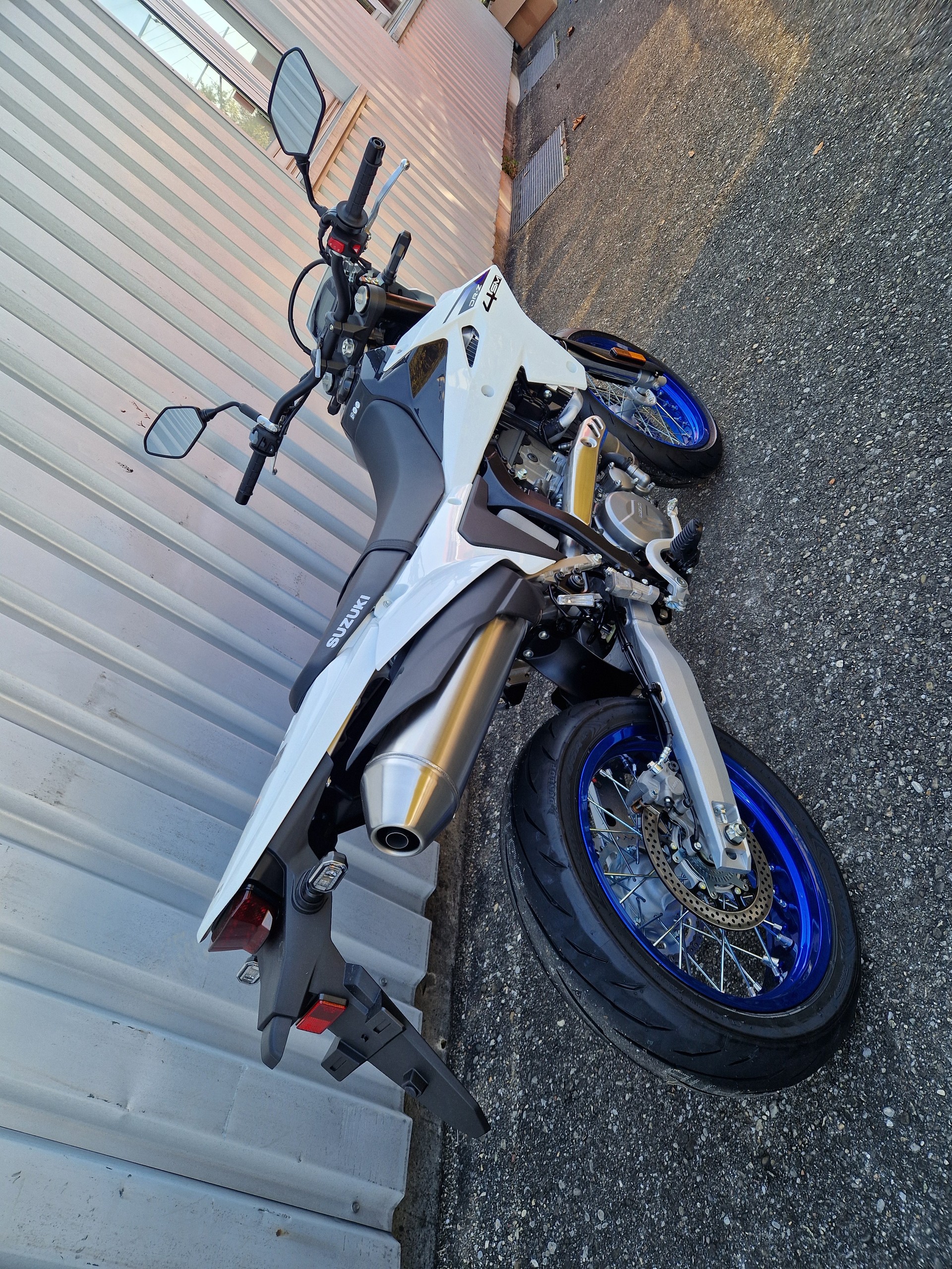 SUZUKI DR-Z4SM-image-13