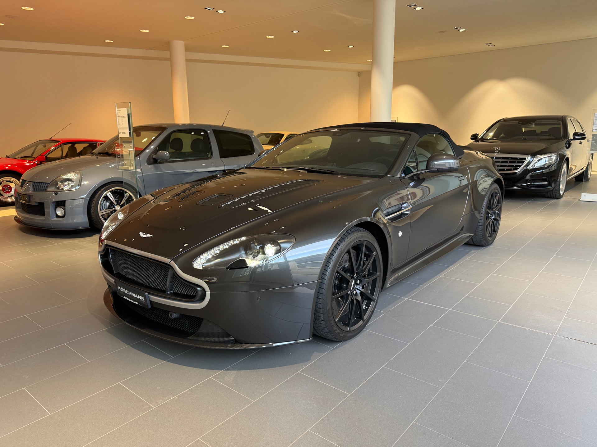 ASTON MARTIN V12 Vantage 5.9 S Roadster-image-10