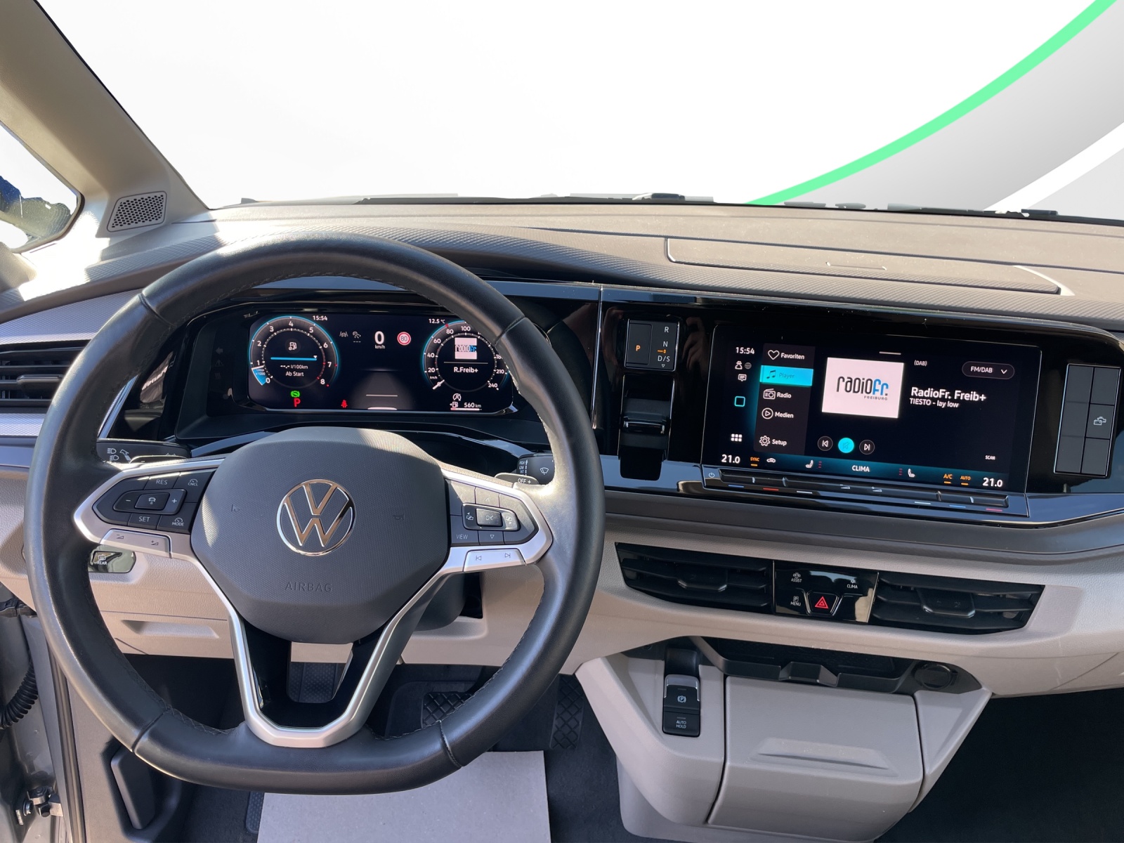 VW California 2.0 TSI Beach Tour-image-9
