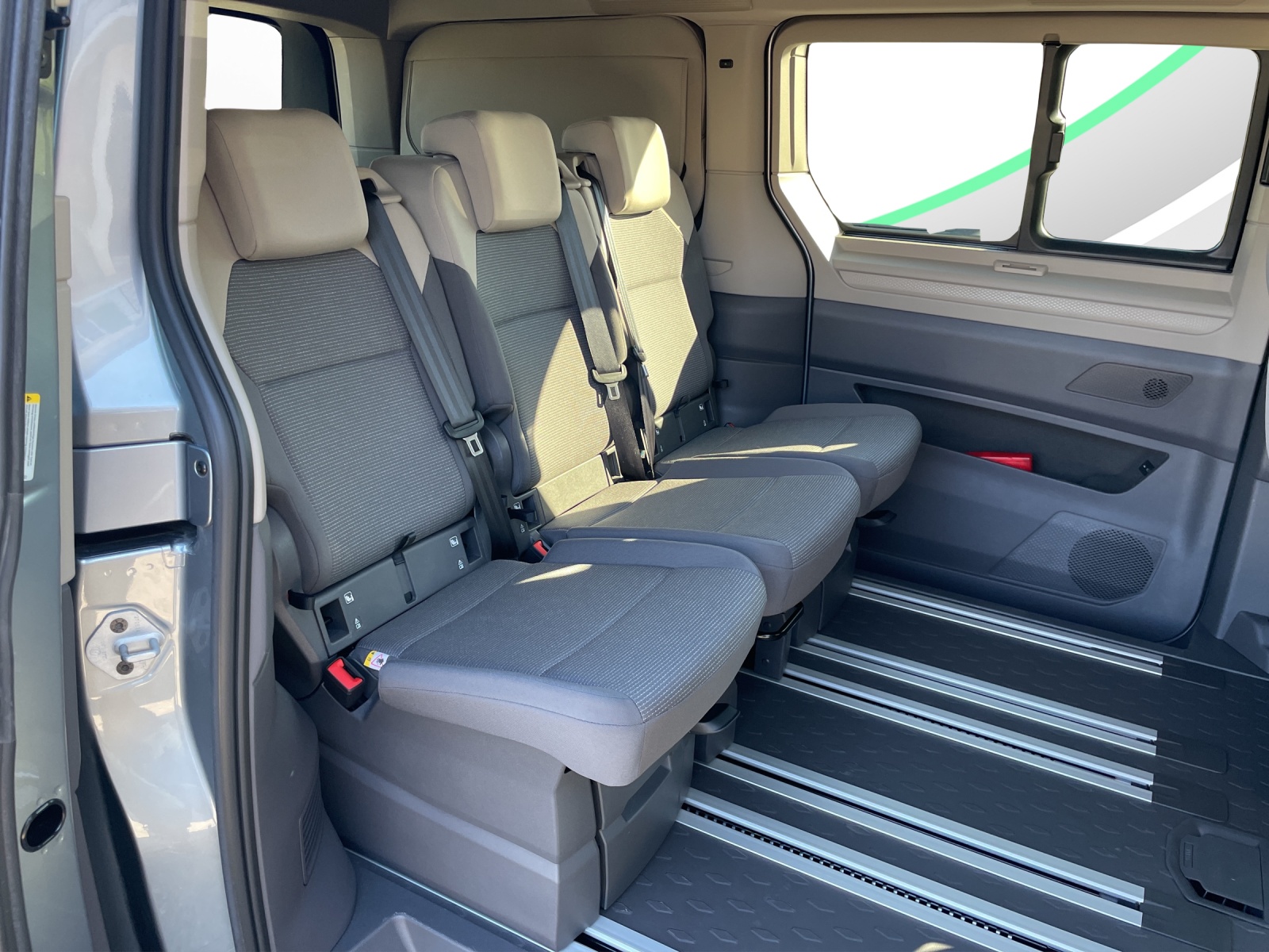 VW California 2.0 TSI Beach Tour-image-13