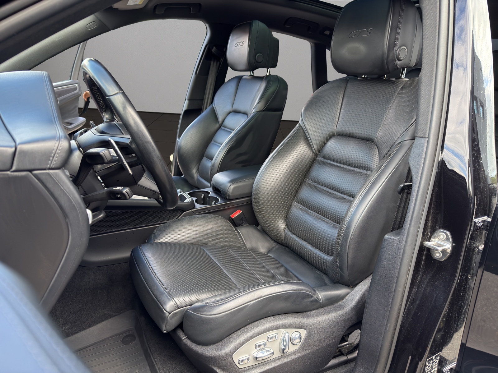 PORSCHE Macan GTS PDK-image-8