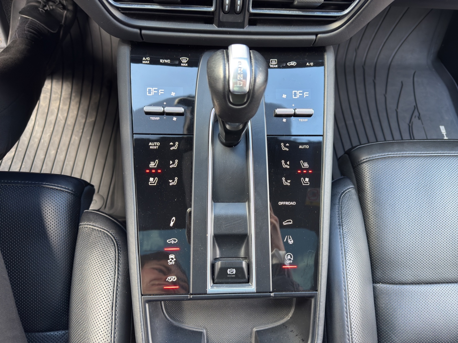 PORSCHE Macan GTS PDK-image-15