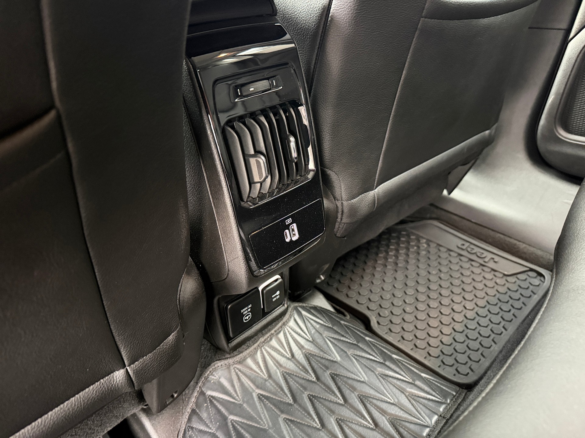 JEEP Compass 1.3 T PHEV S Plus AWD-image-18