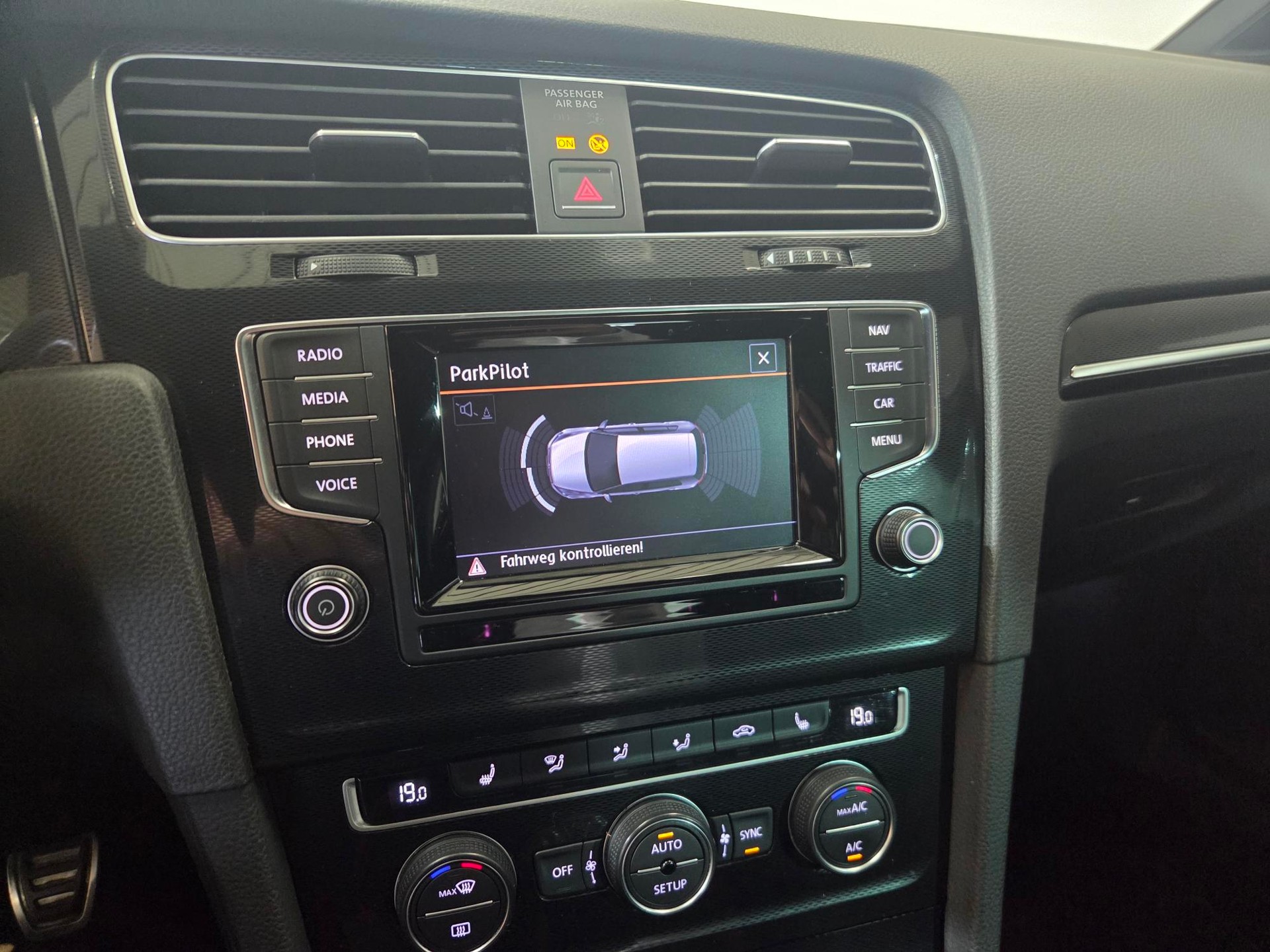 VW Golf 2.0 TSI GTI-image-11