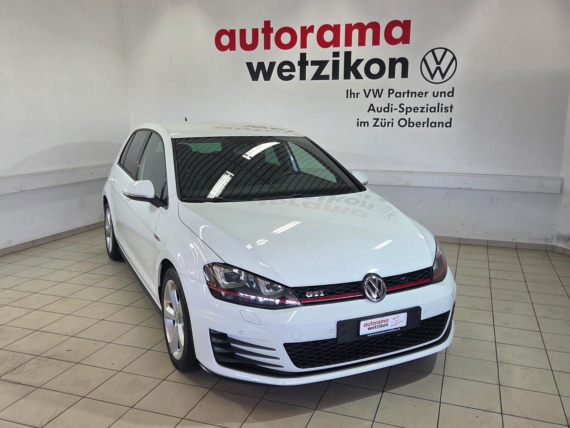 VW Golf 2.0 TSI GTI-image-1