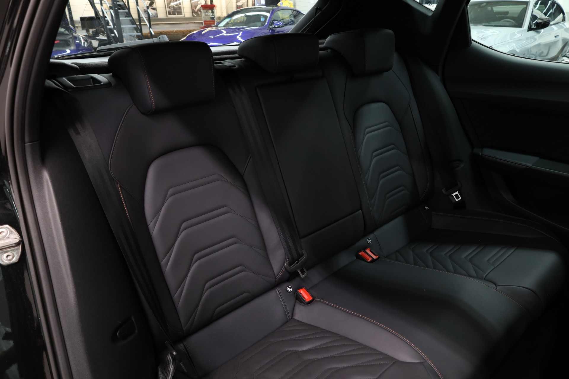 CUPRA Leon 2.0 TSI 300 VZ DSG-image-23