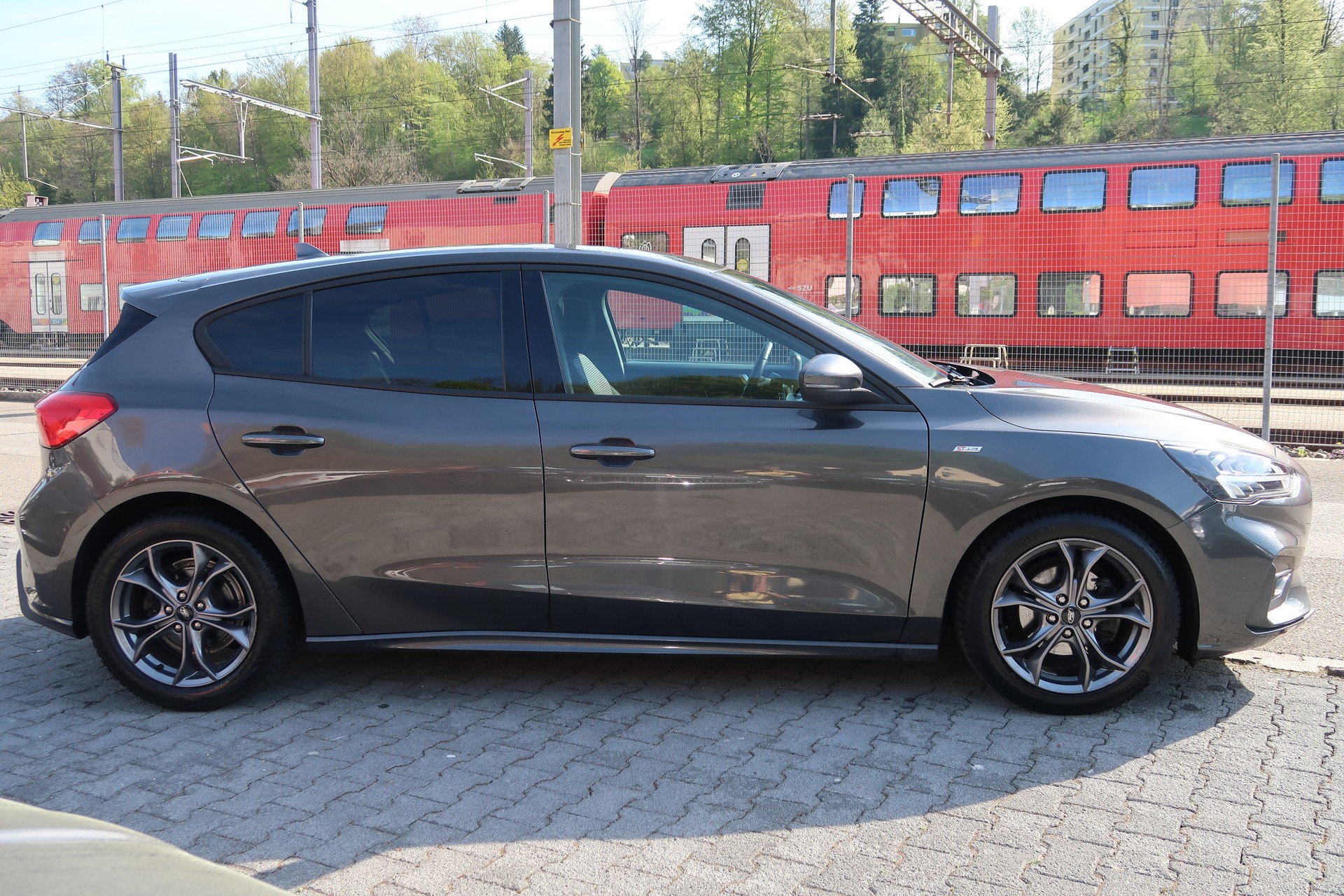FORD Focus 1.0 SCTi ST Line Automatic-image-3