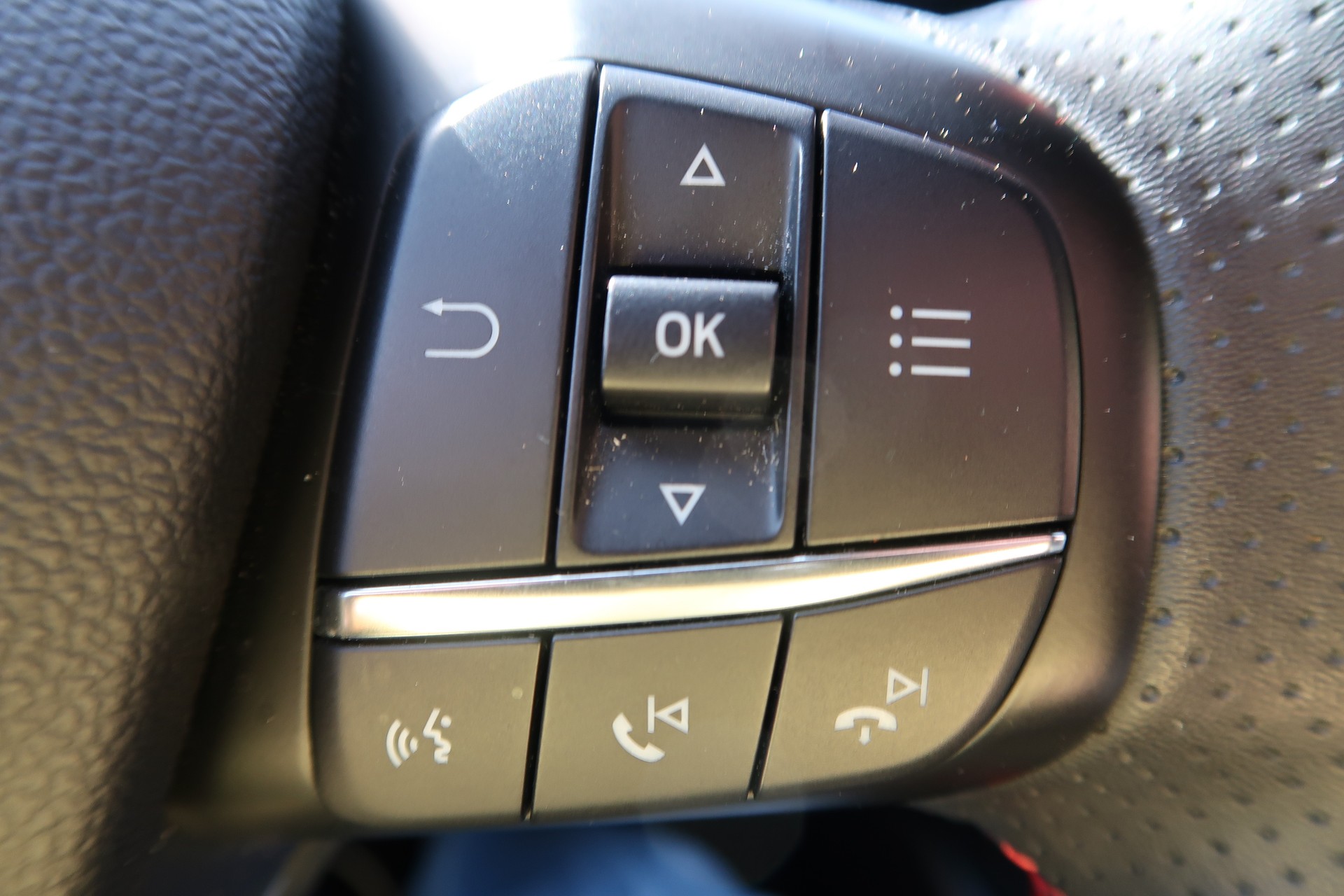 FORD Focus 1.0 SCTi ST Line Automatic-image-18