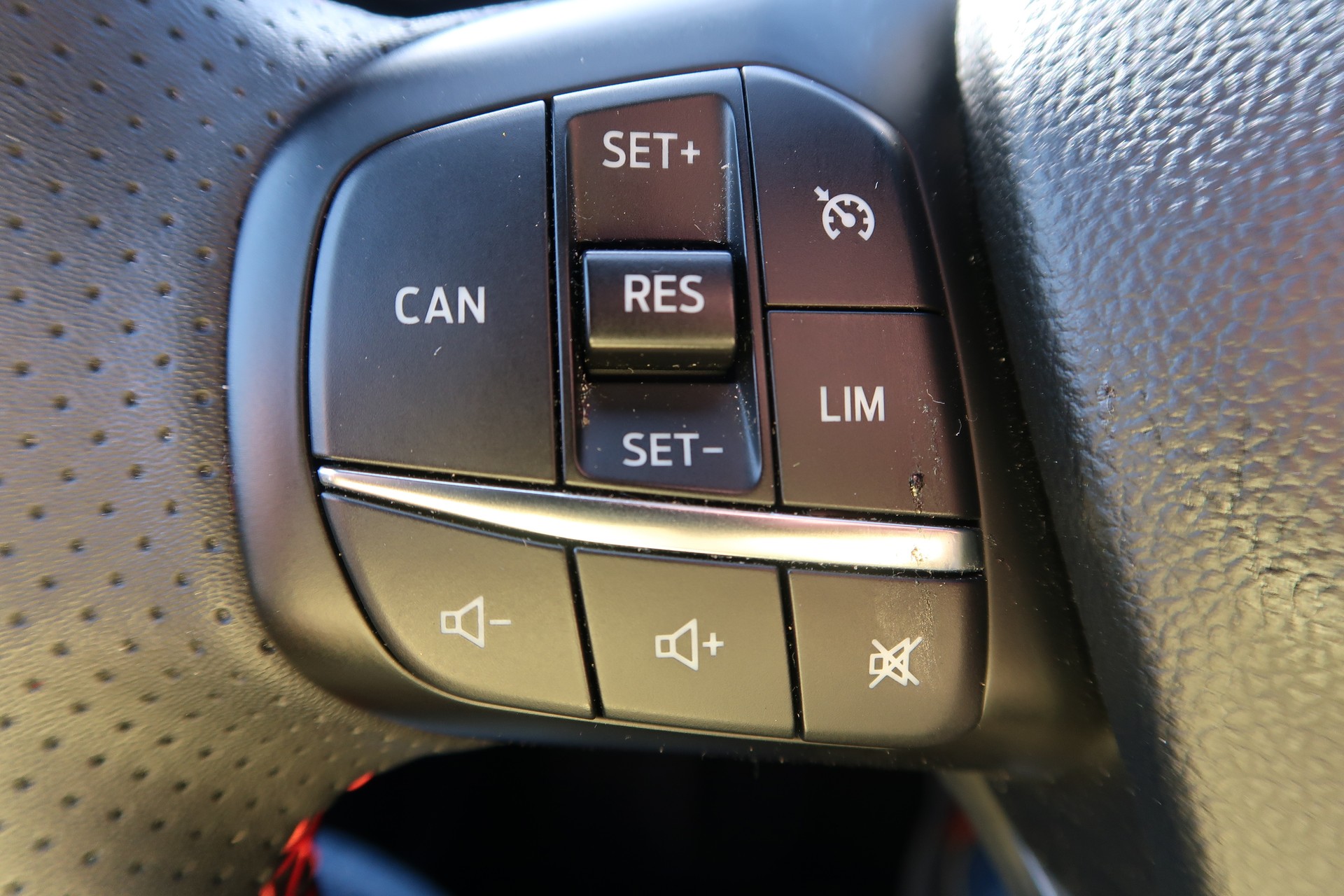 FORD Focus 1.0 SCTi ST Line Automatic-image-19