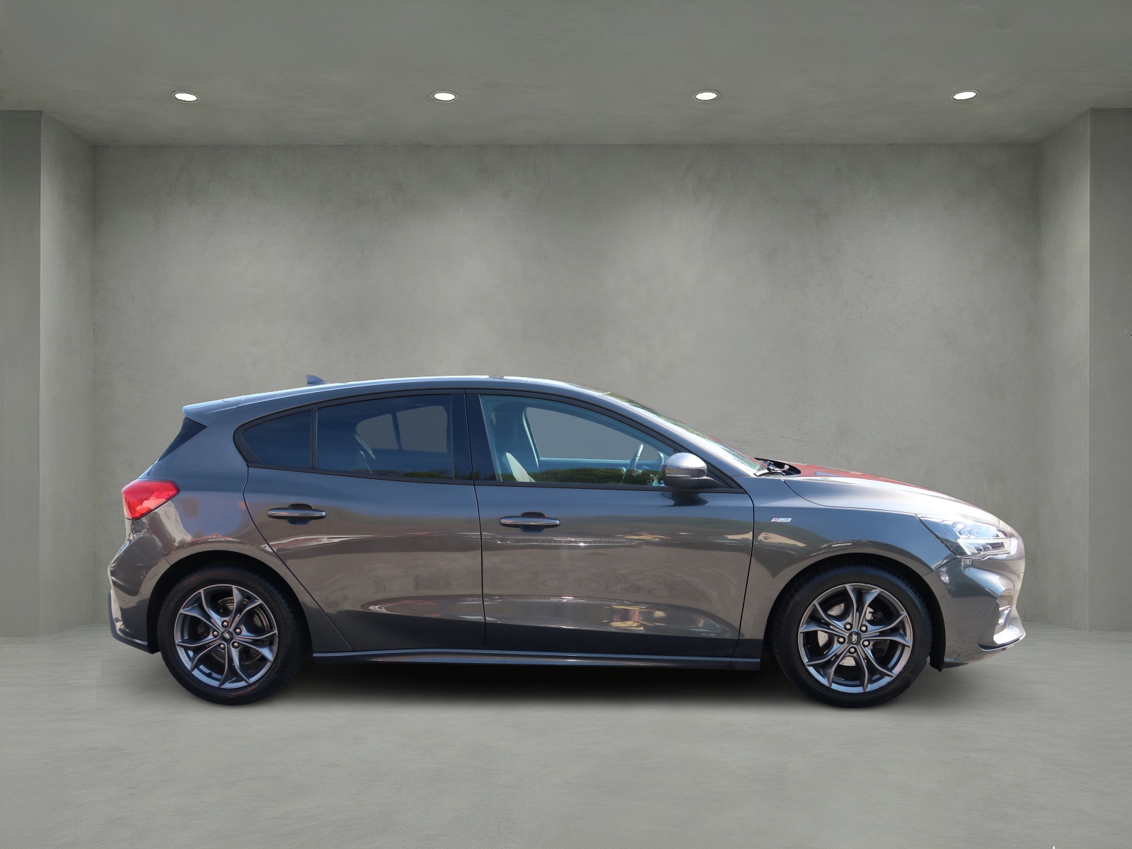 FORD Focus 1.0 SCTi ST Line Automatic-image-3