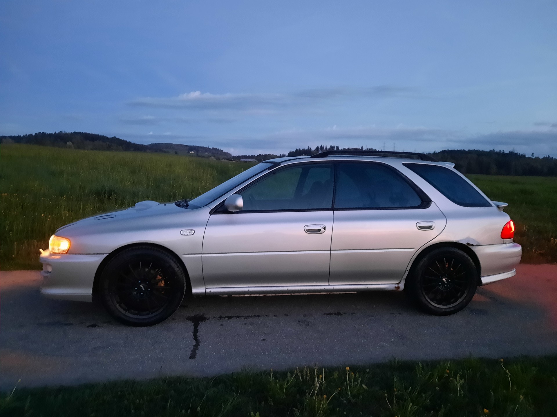 SUBARU Impreza 2.0 Turbo-image-8