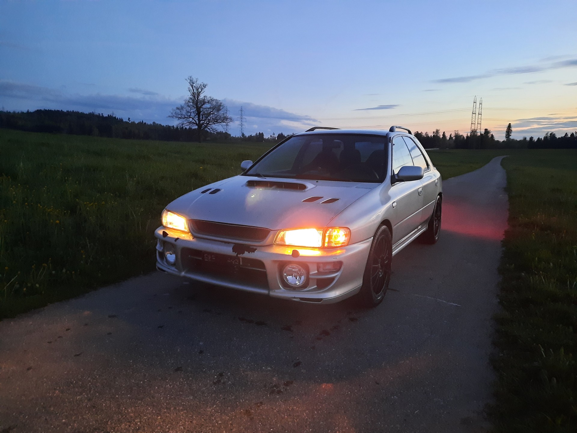 SUBARU Impreza 2.0 Turbo-image-2