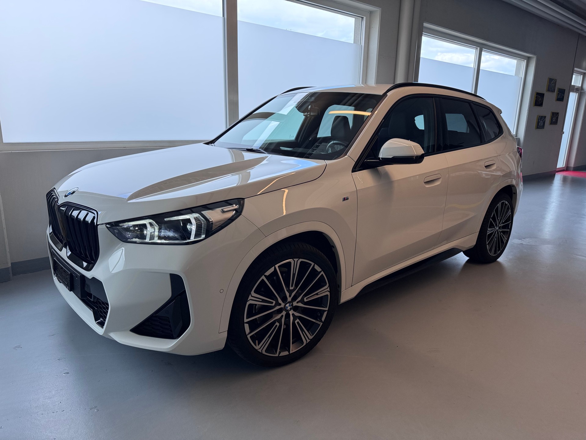 BMW X1 xDrive 23d 48V-image-1