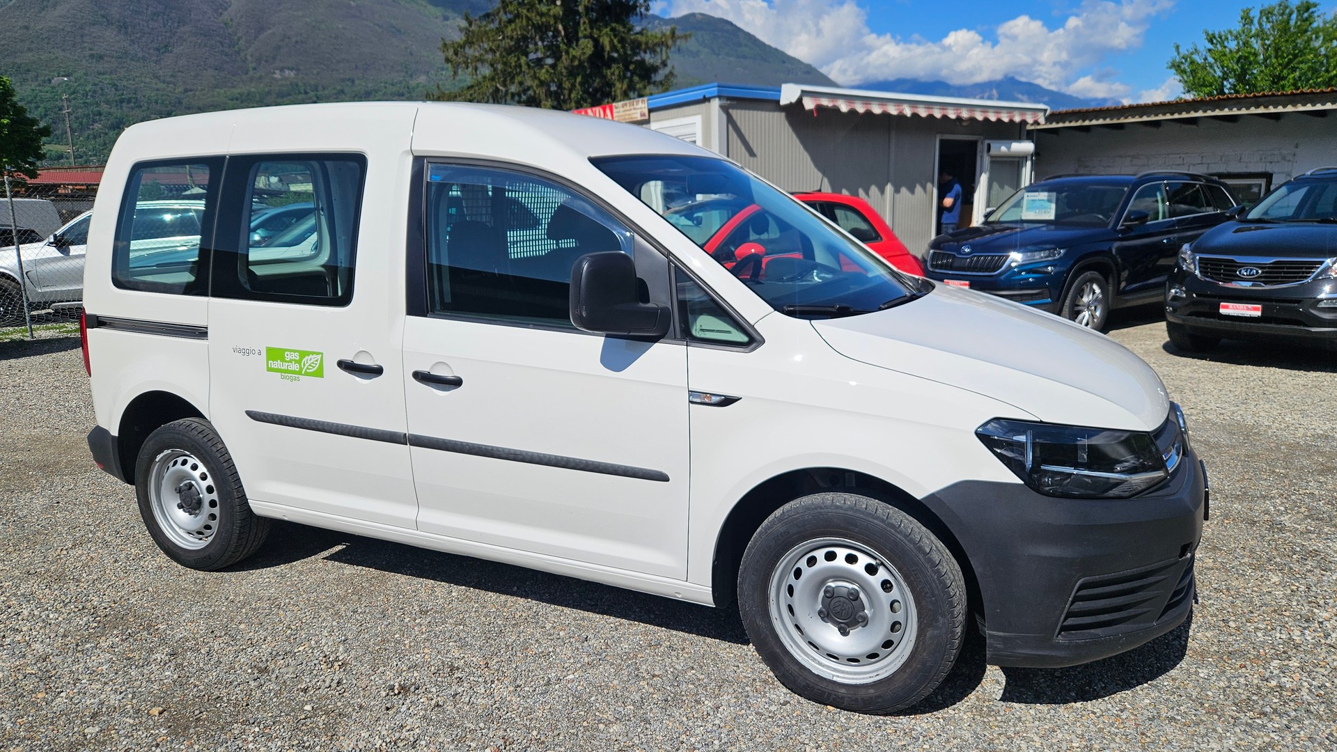 VW Caddy 1.4TGI BlueMotion Technology-image-2