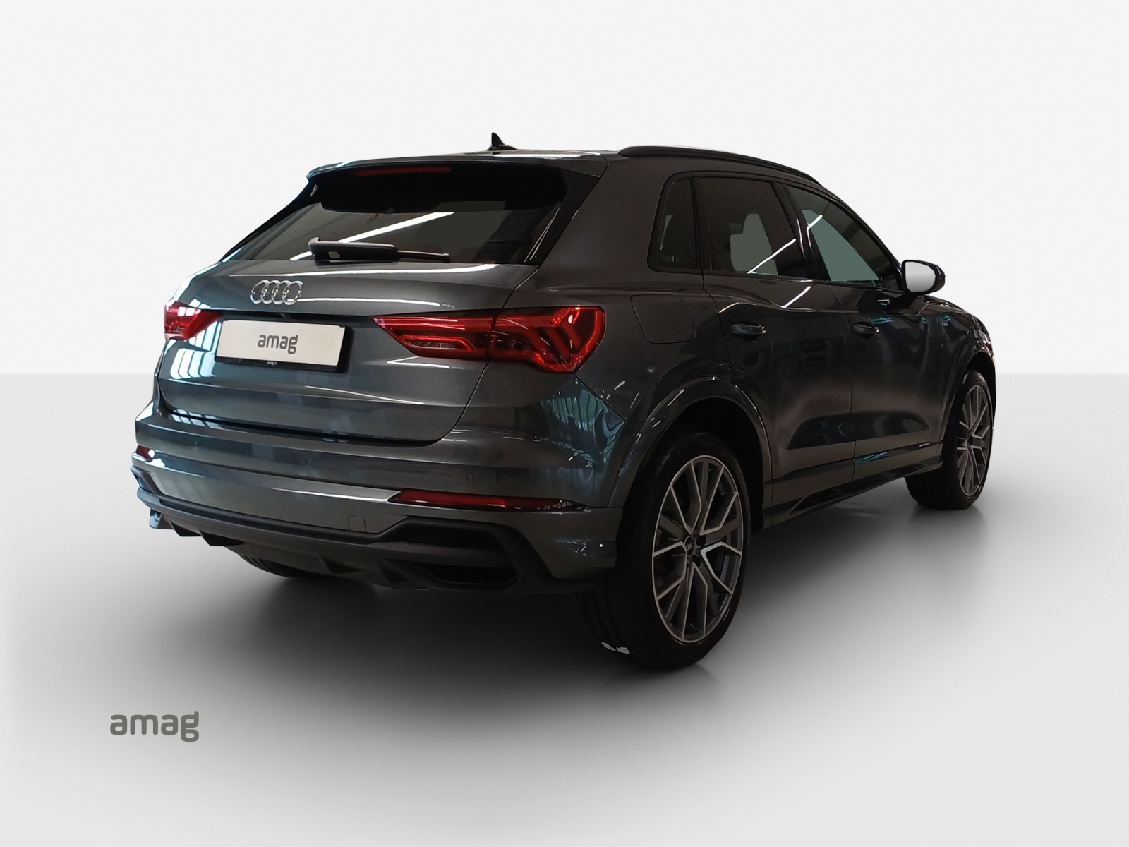 AUDI Q3 35 TFSI S line S-tronic-image-4