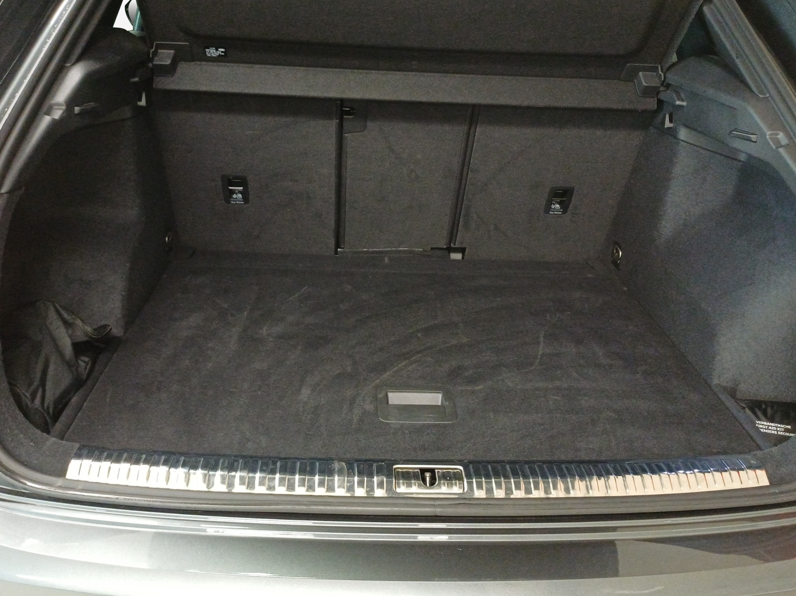AUDI Q3 35 TFSI S line S-tronic-image-12