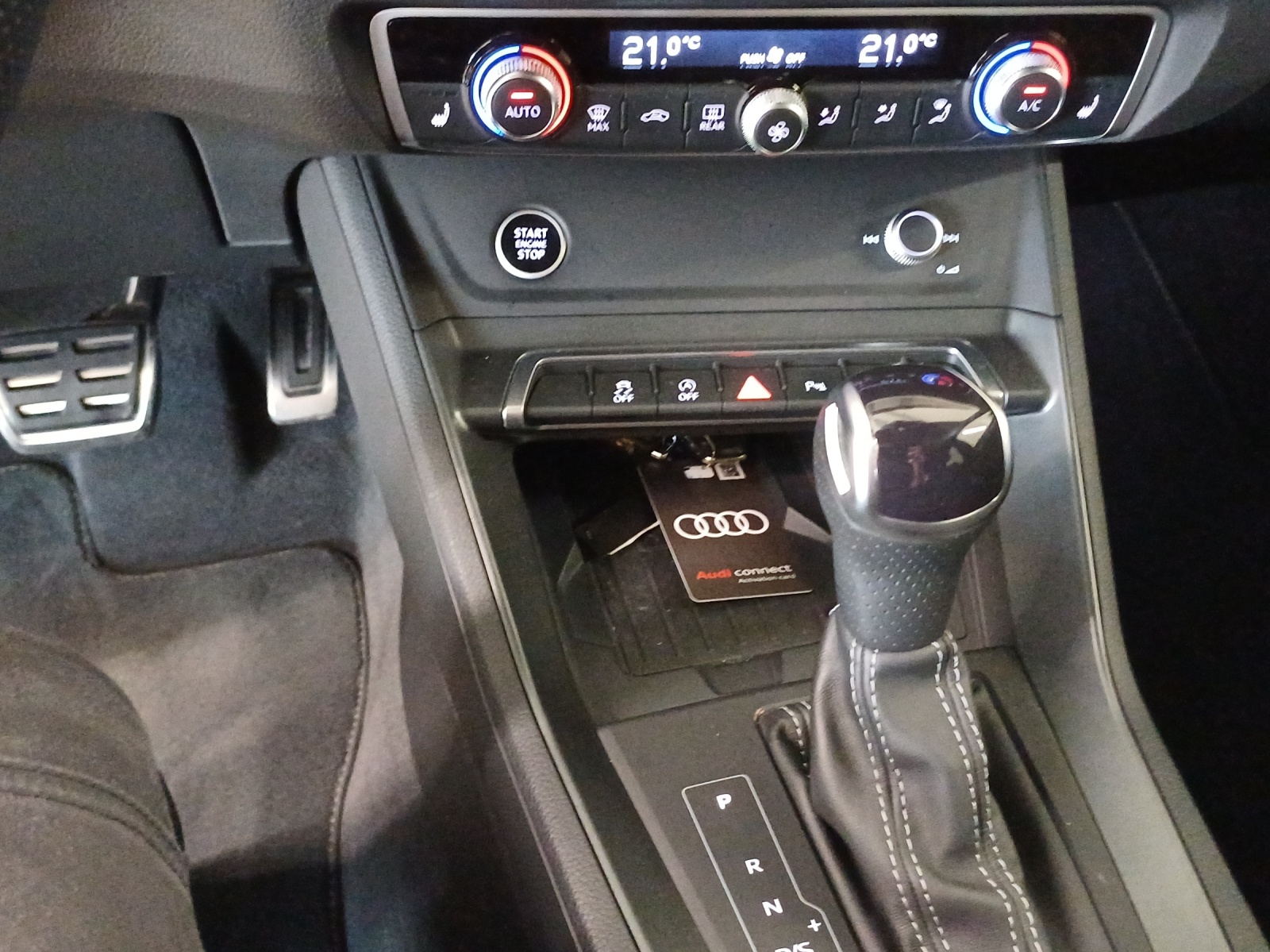 AUDI Q3 35 TFSI S line S-tronic-image-10