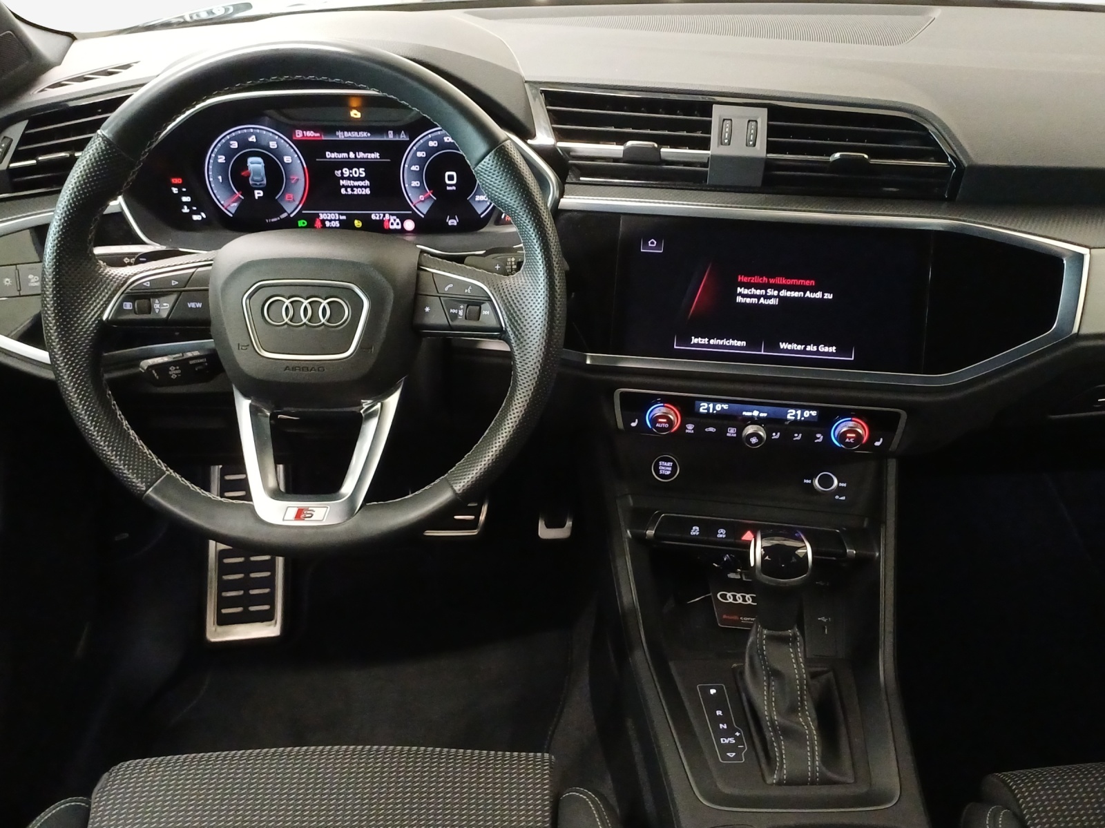 AUDI Q3 35 TFSI S line S-tronic-image-8