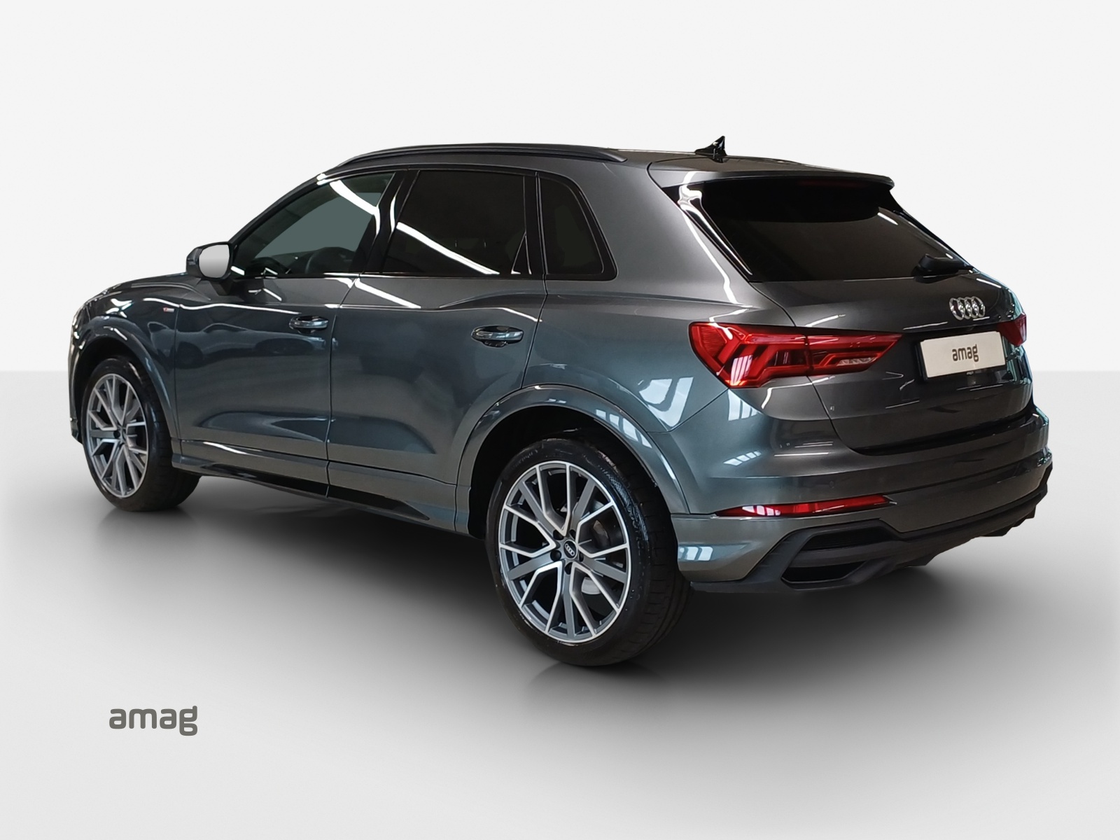 AUDI Q3 35 TFSI S line S-tronic-image-2