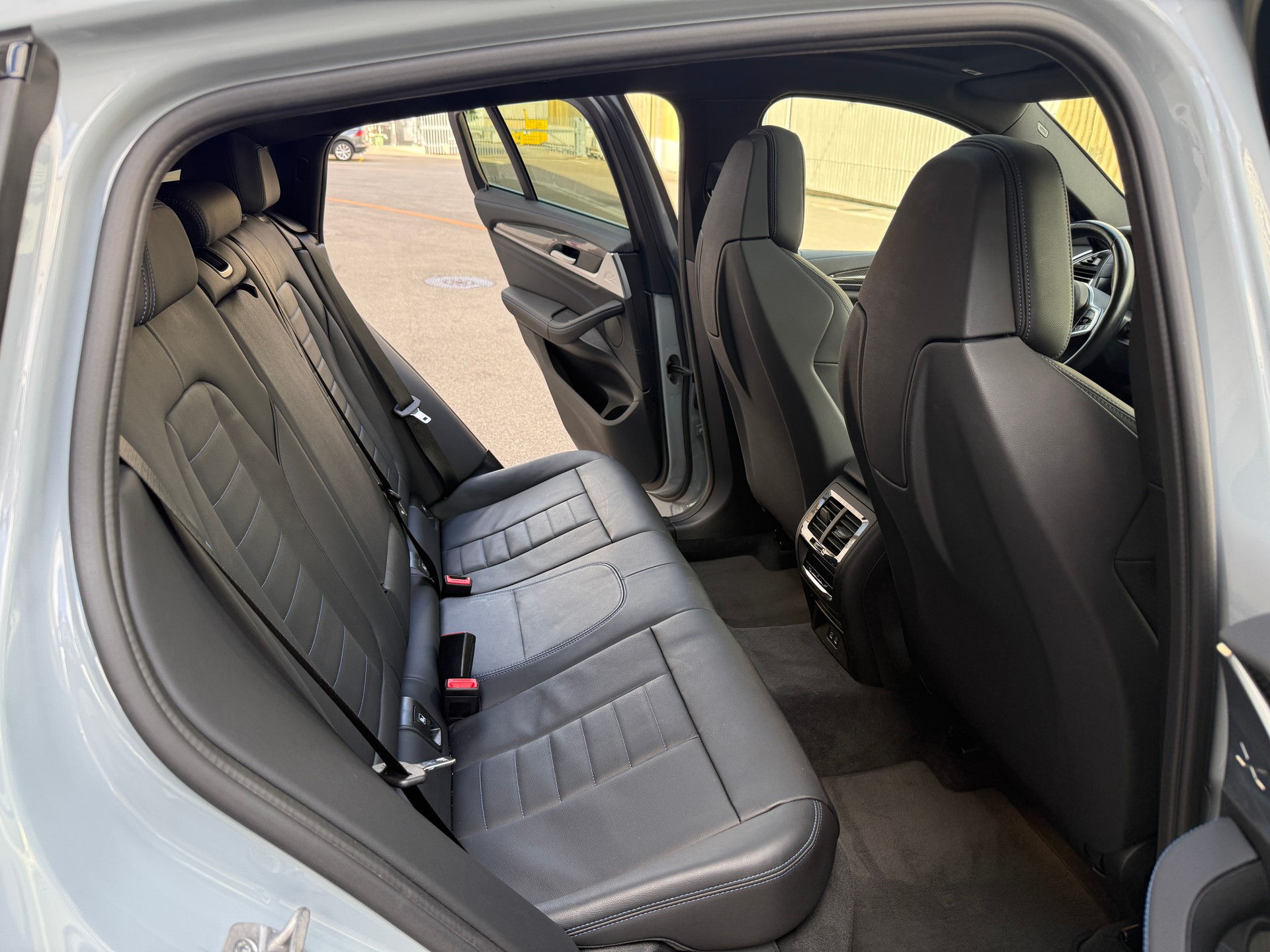 BMW M40i-image-14