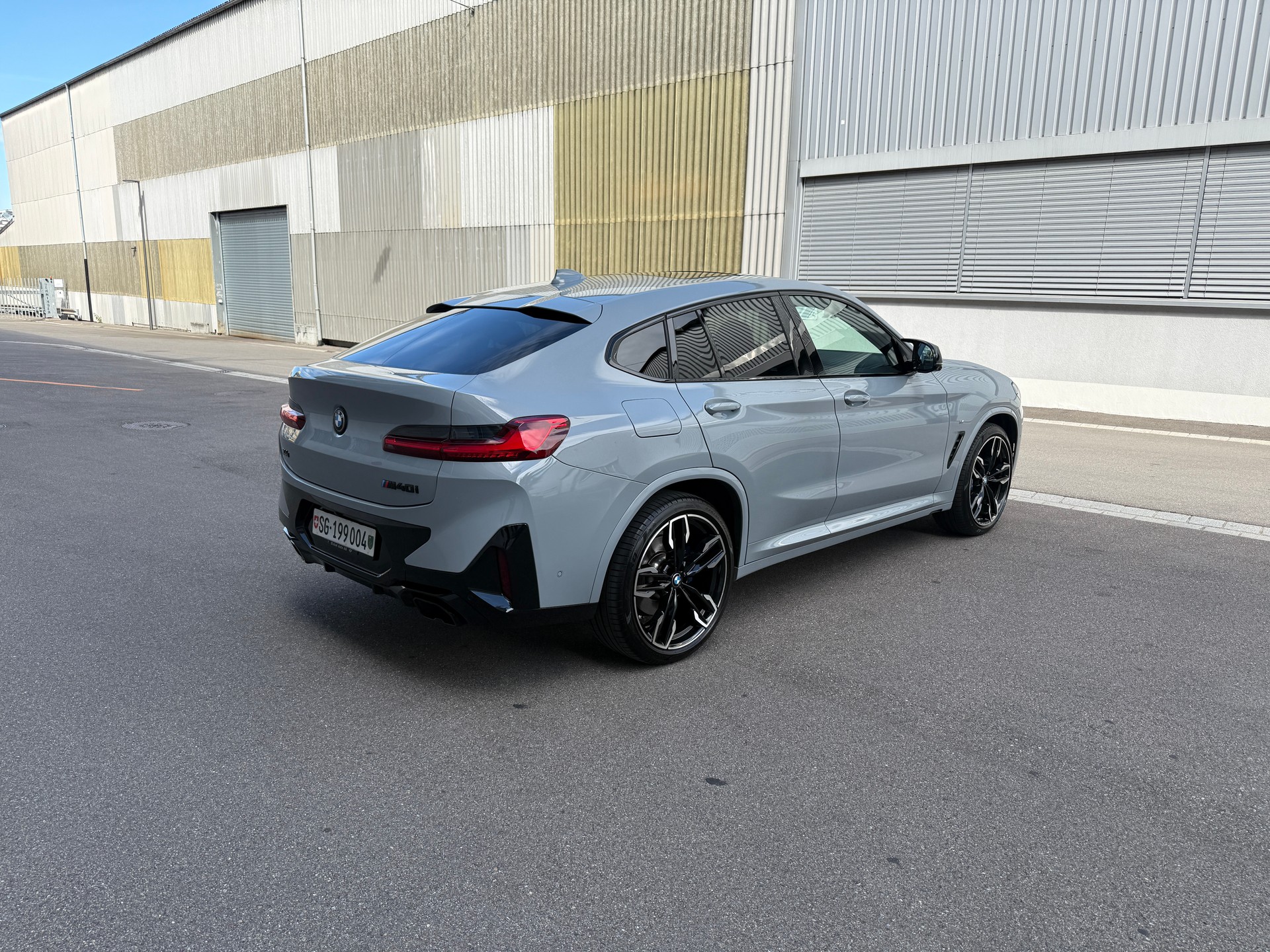 BMW M40i-image-4