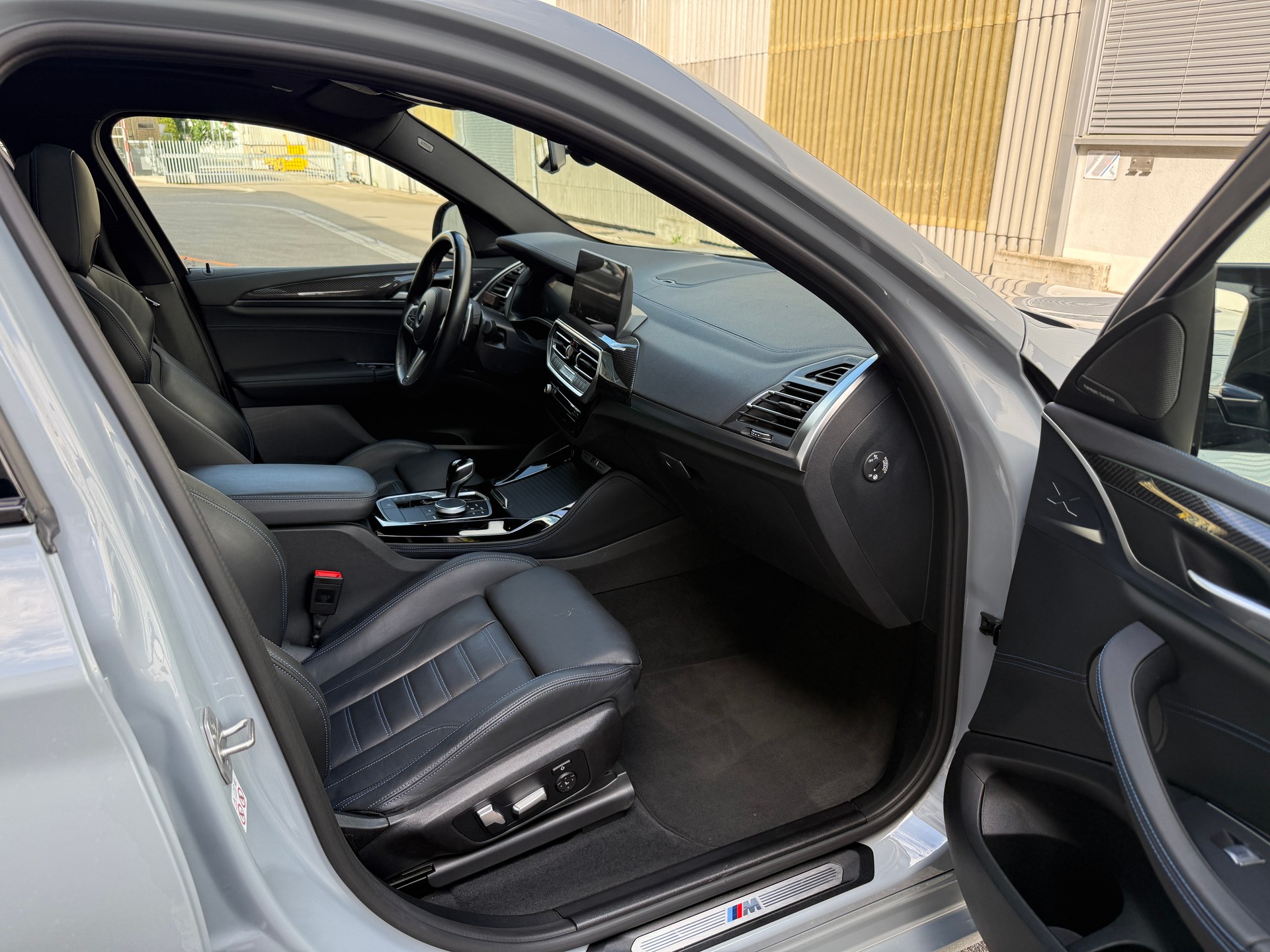 BMW M40i-image-11