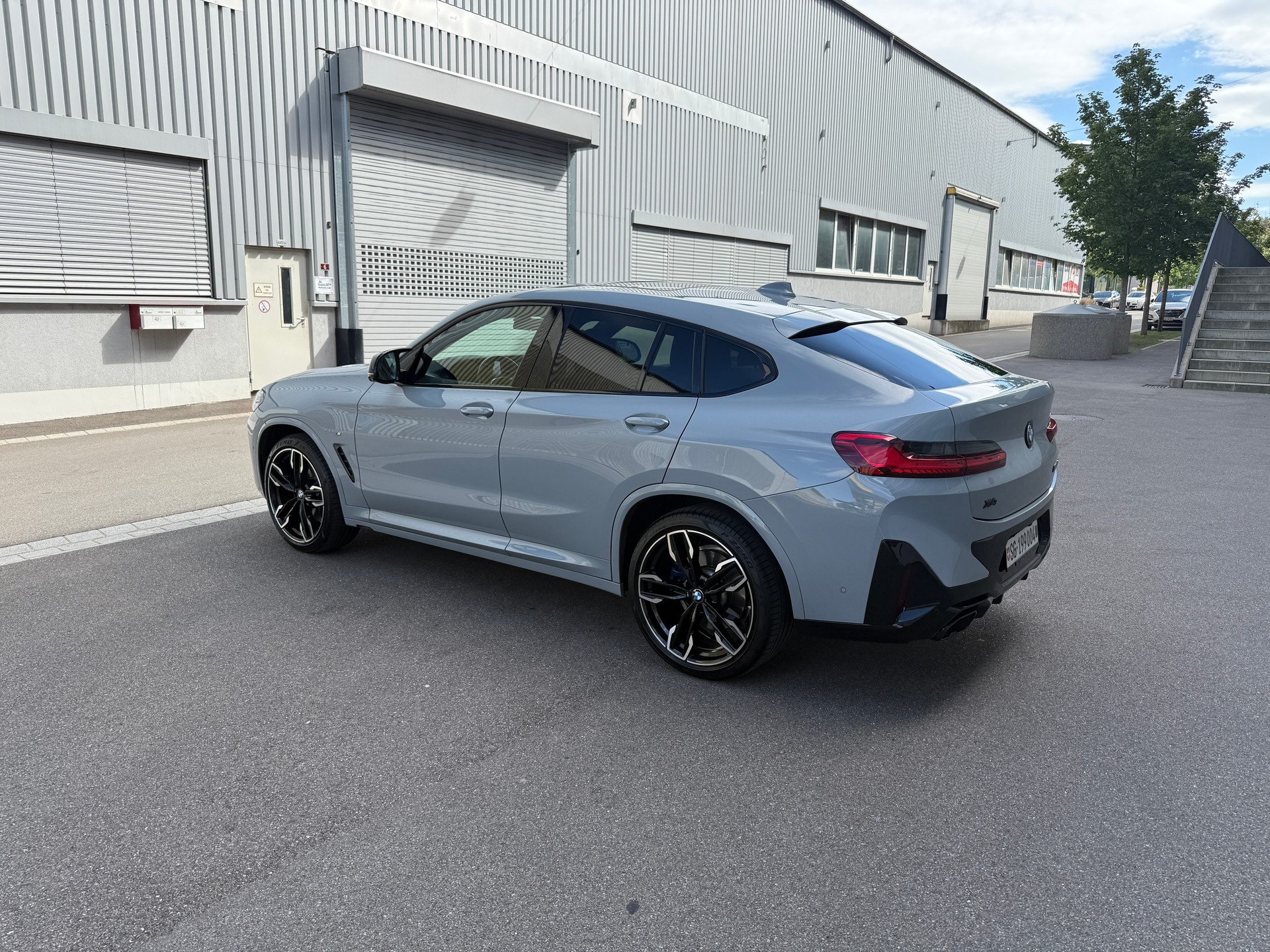 BMW M40i-image-2