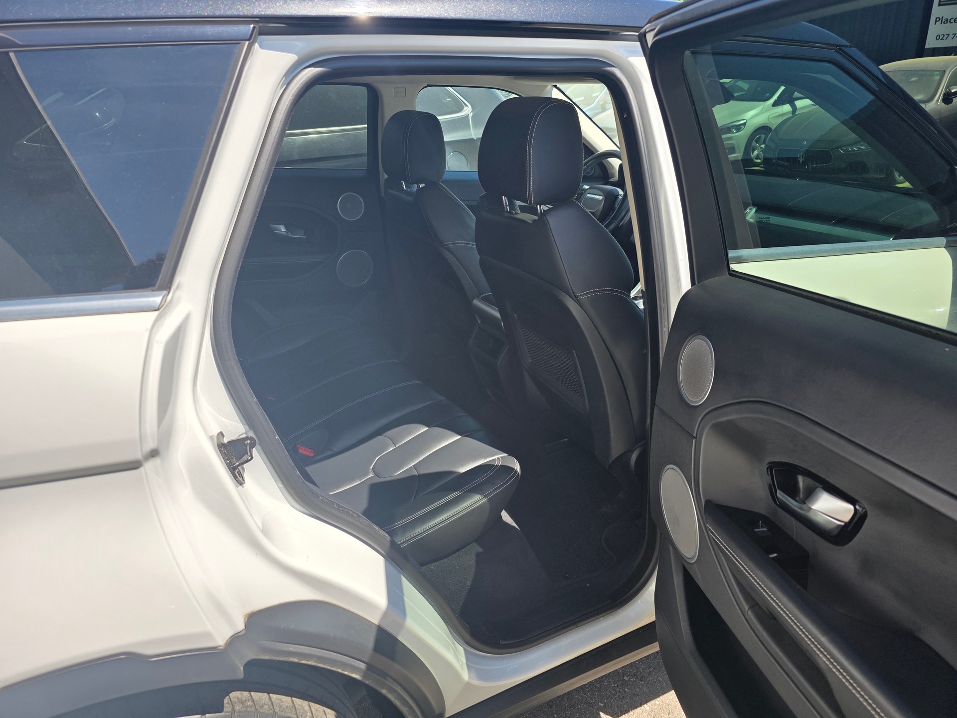 LAND ROVER Range Rover Evoque 2.2 TD4 Dynamic AT6-image-10