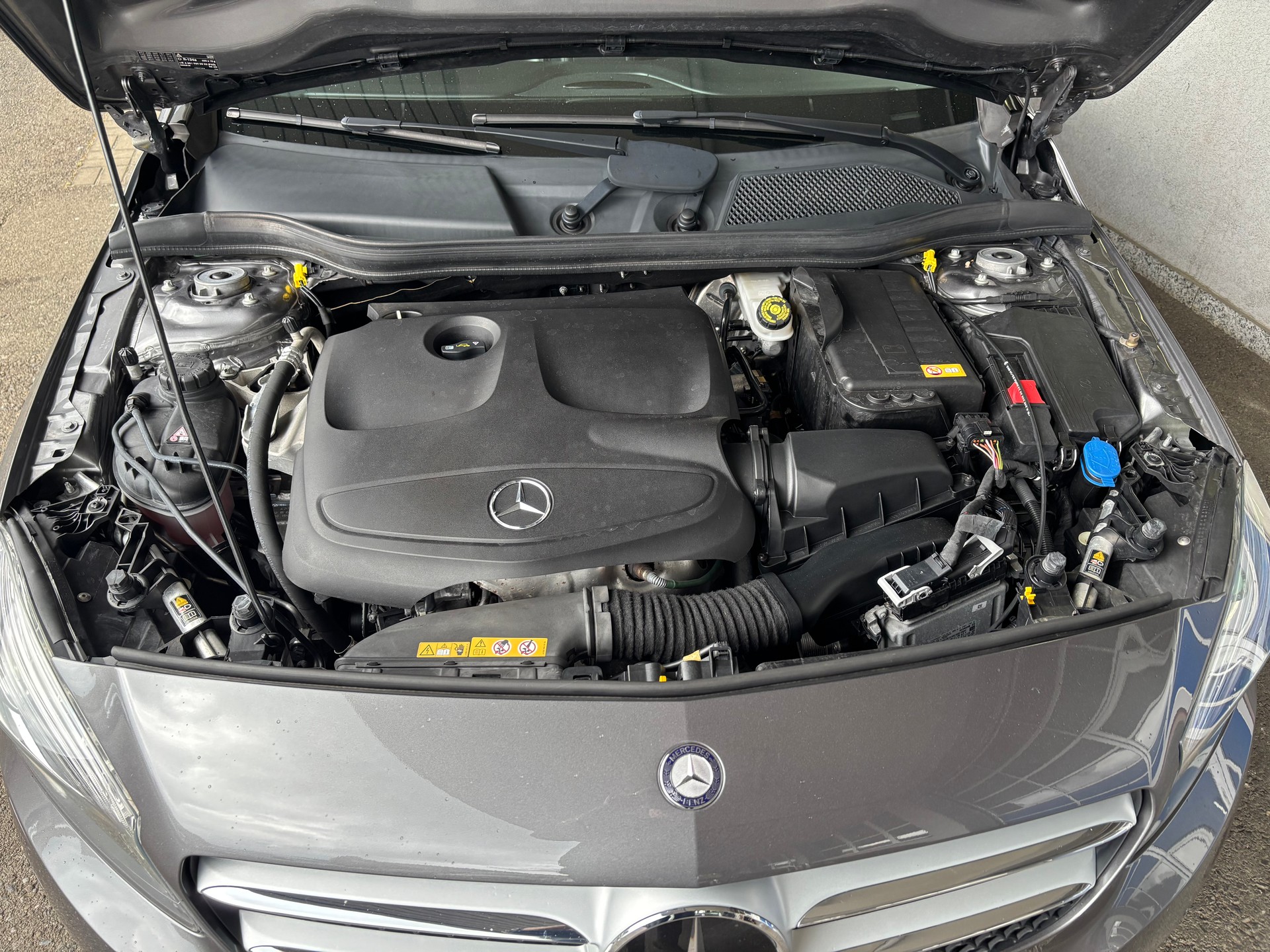 MERCEDES-BENZ A 200 Urban 7G-DCT-image-12