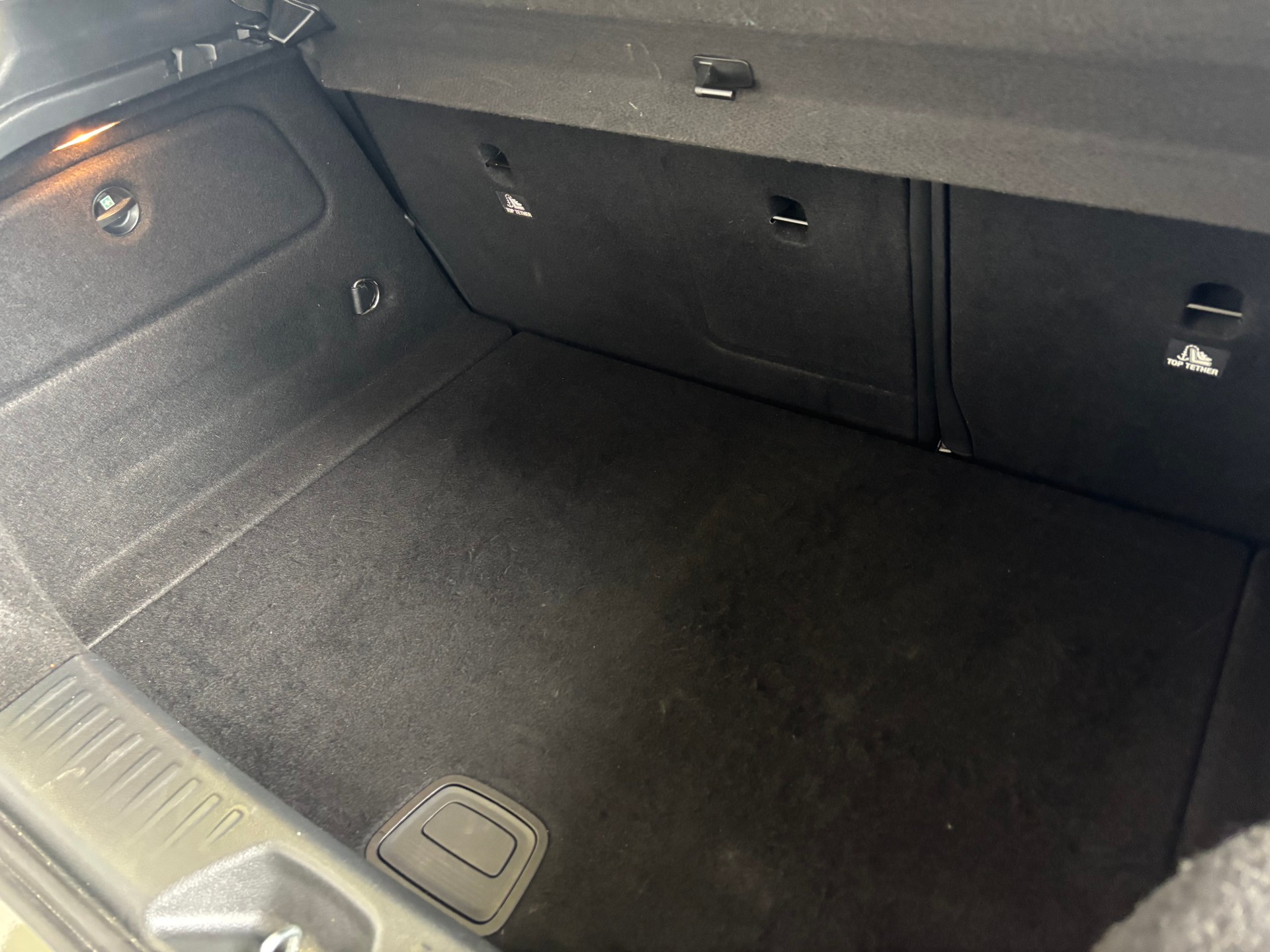 MERCEDES-BENZ A 200 Urban 7G-DCT-image-11