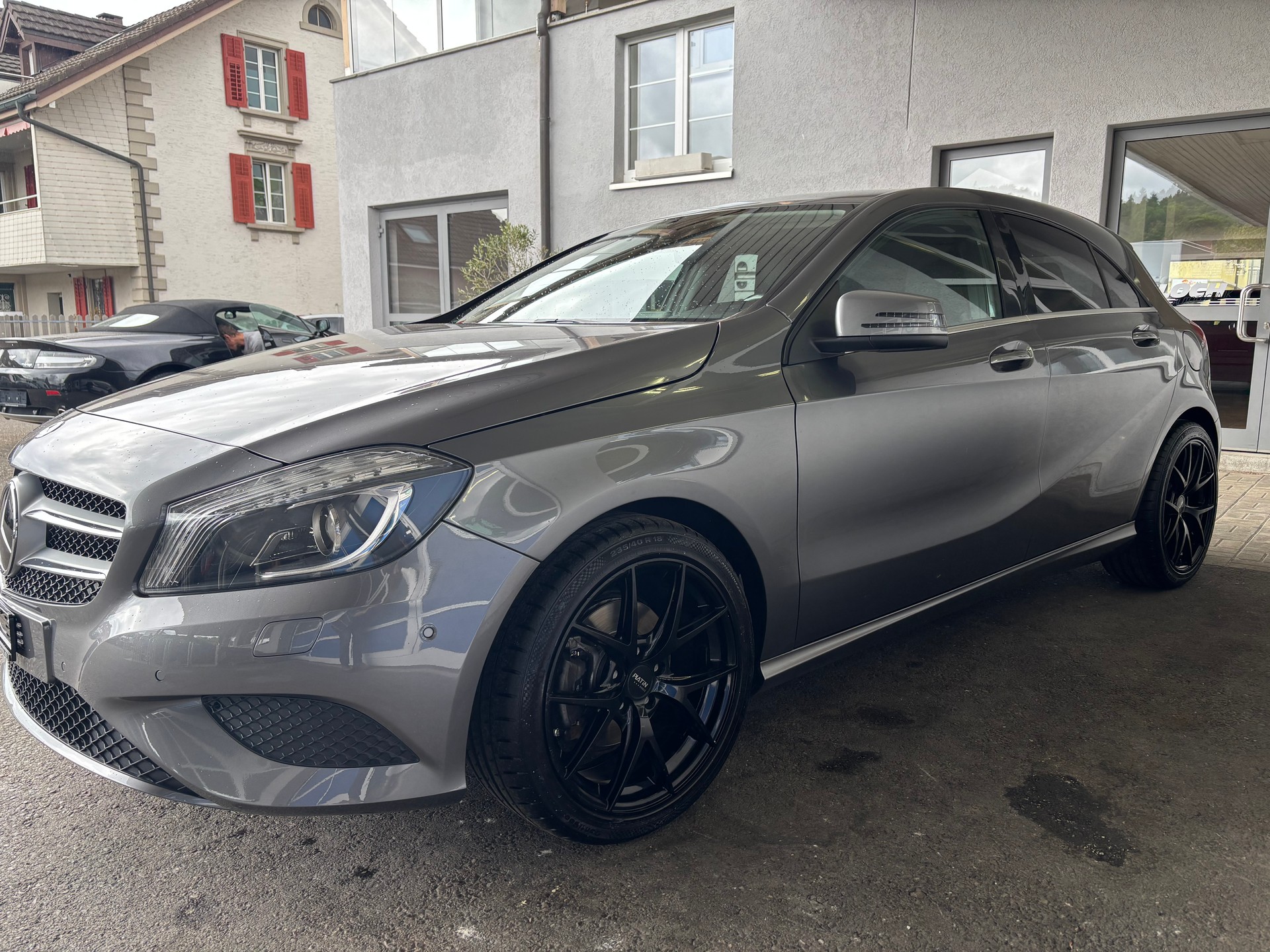 MERCEDES-BENZ A 200 Urban 7G-DCT-image-2