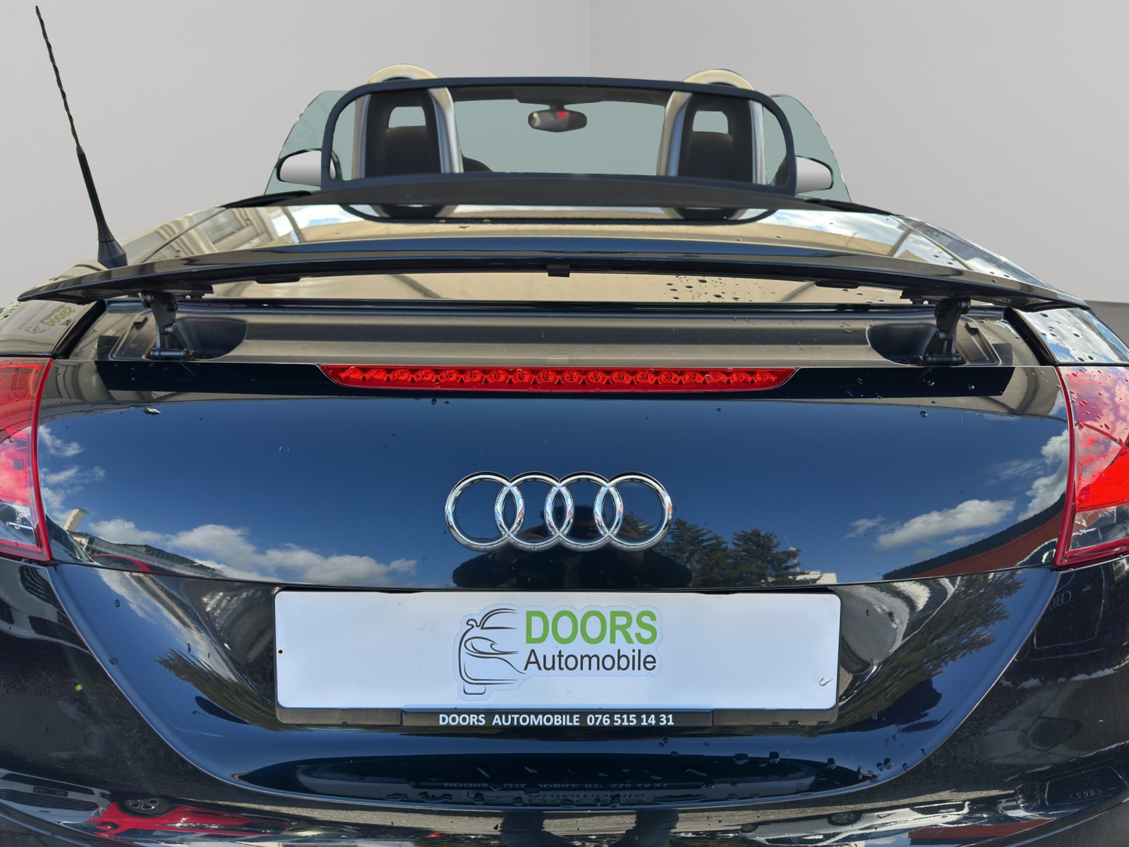 AUDI TT RS Roadster 2.5 TFSI quattro S-tronic-image-11